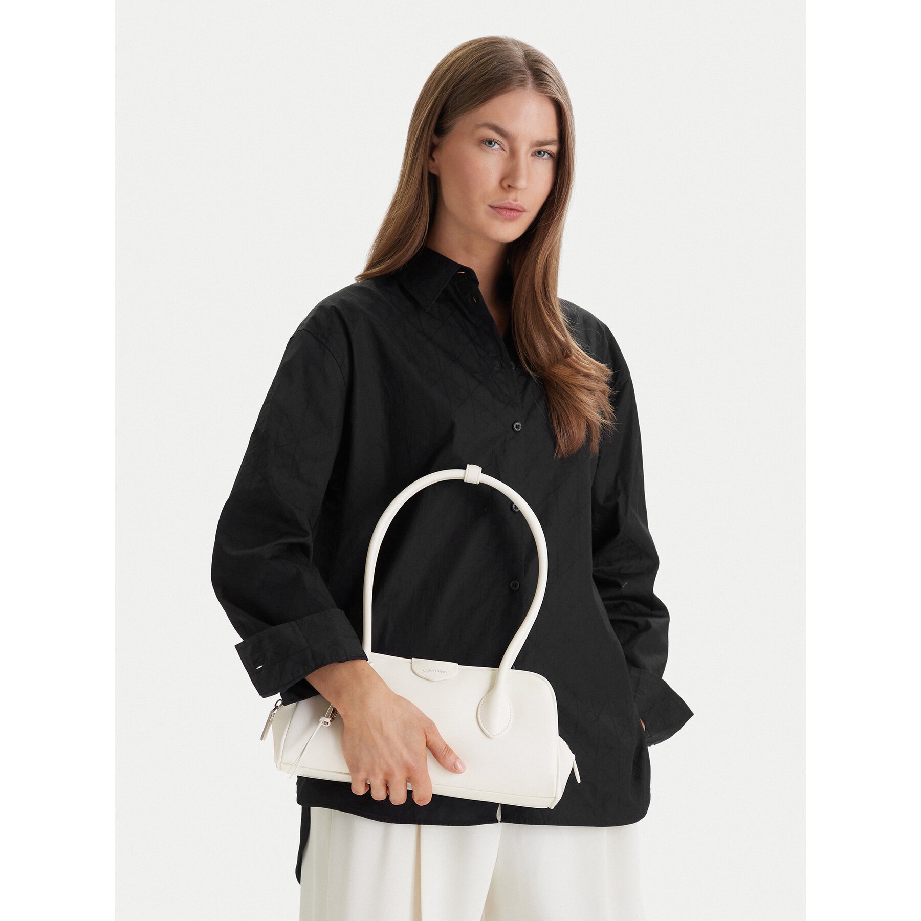 Ročna torba Calvin Klein Emblem Trio Shoulder Bag LV04F3369G Bela