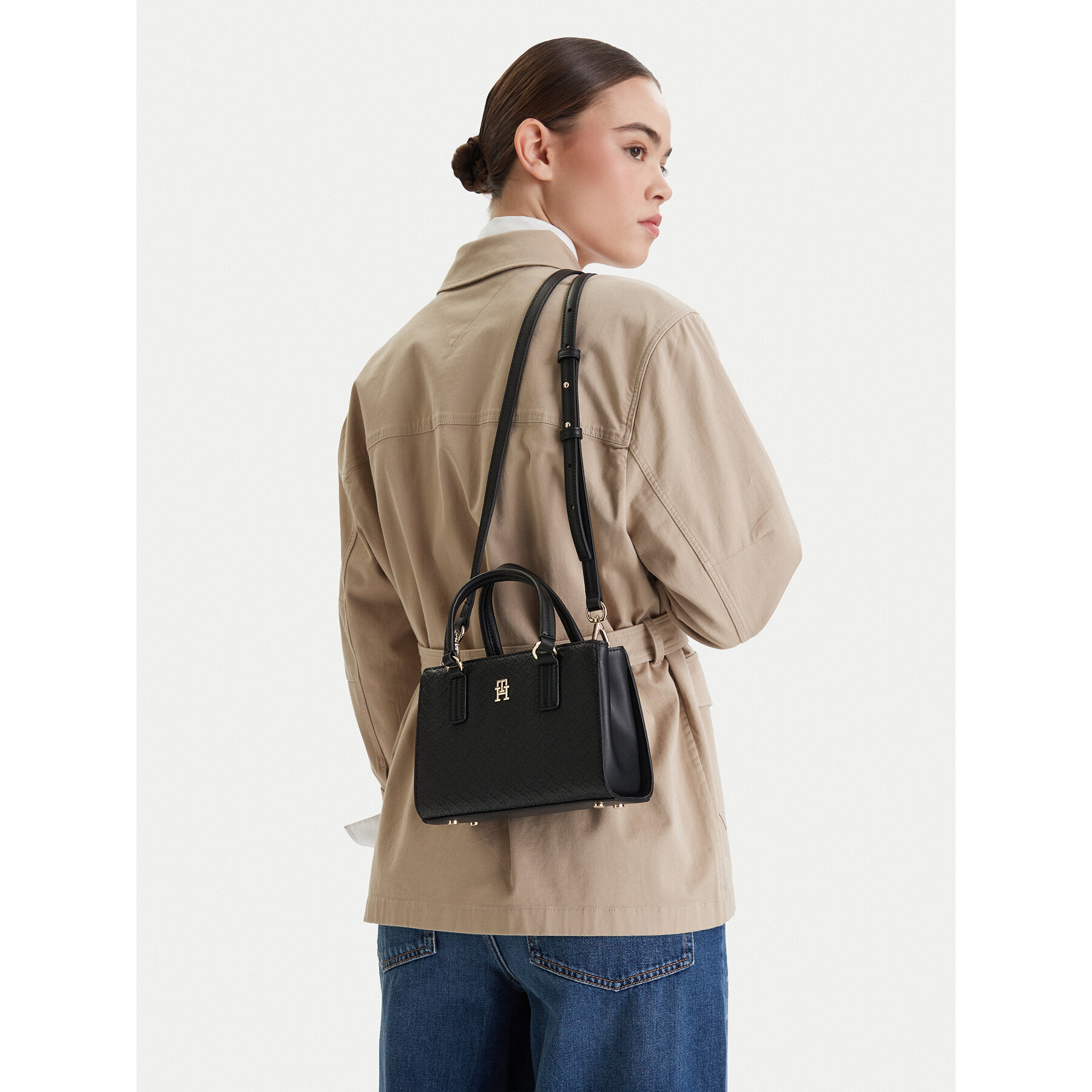 Geantă Tommy Hilfiger Th Daily Mini Tote Mono AW0AW18416 Negru