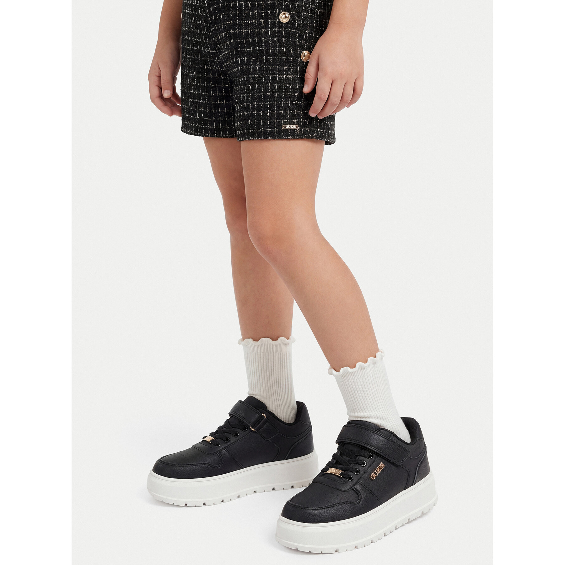 Sneakersy Guess CEO-V12-1148 Čierna