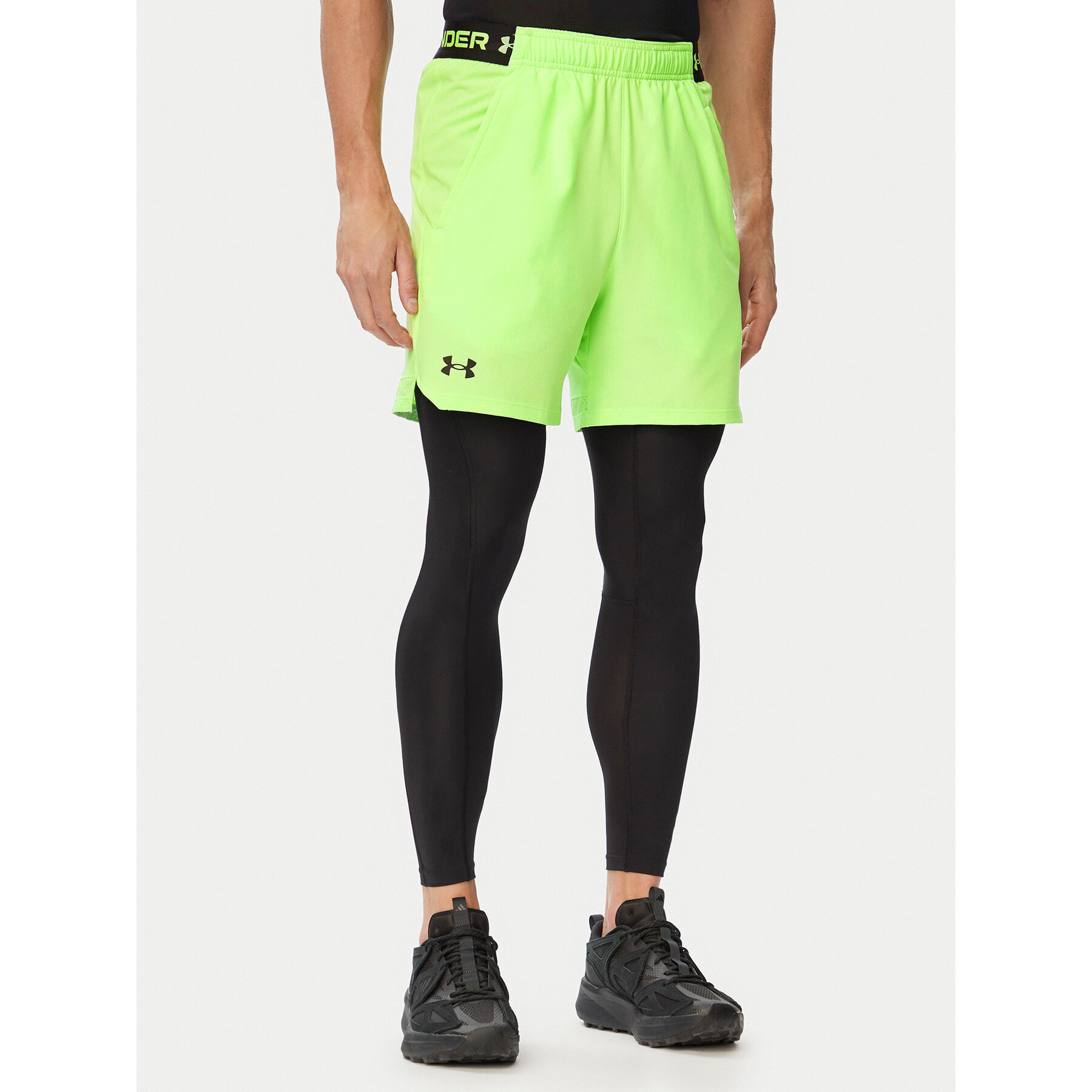 Under Armour Sportshorts Vanish Woven 6in 1373718 Hellgrün Regular Fit