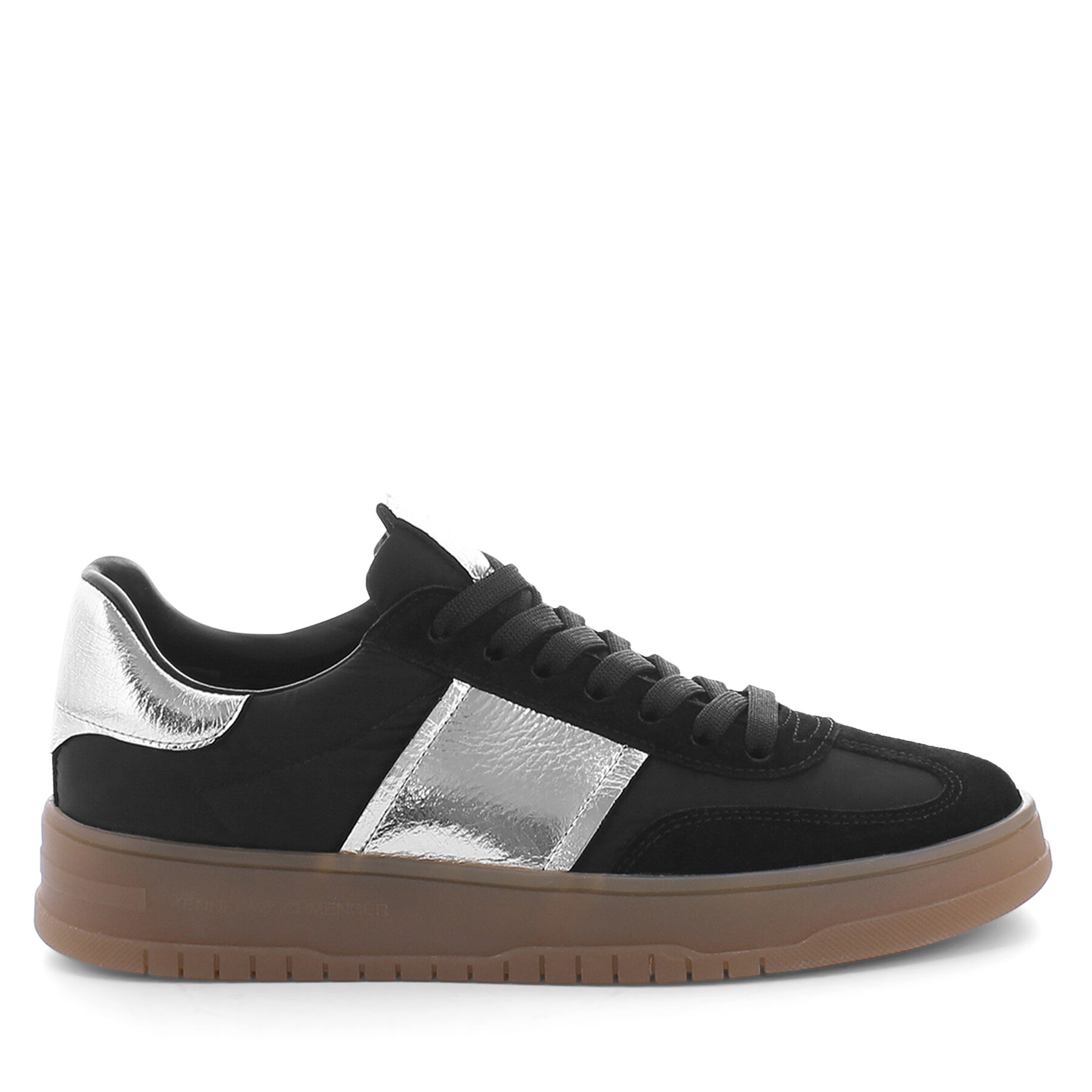 Sneakers Kennel & Schmenger