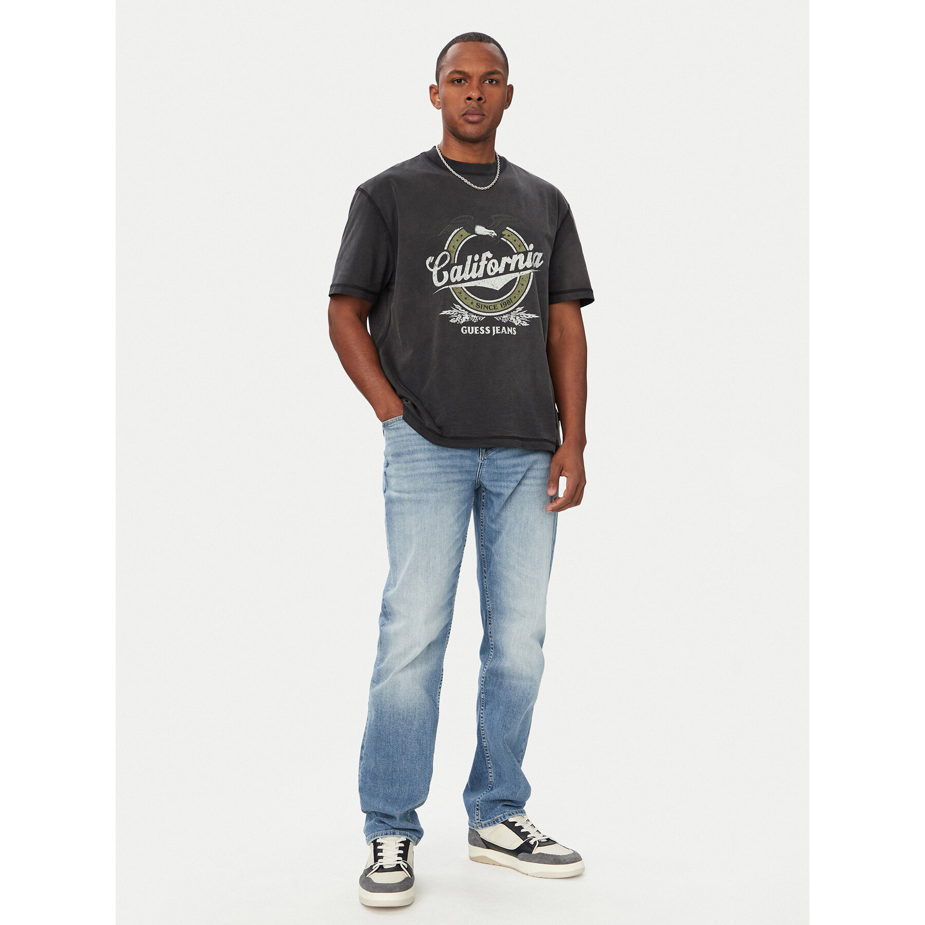 Guess T-Shirt 183251 Μαύρο Classic Fit