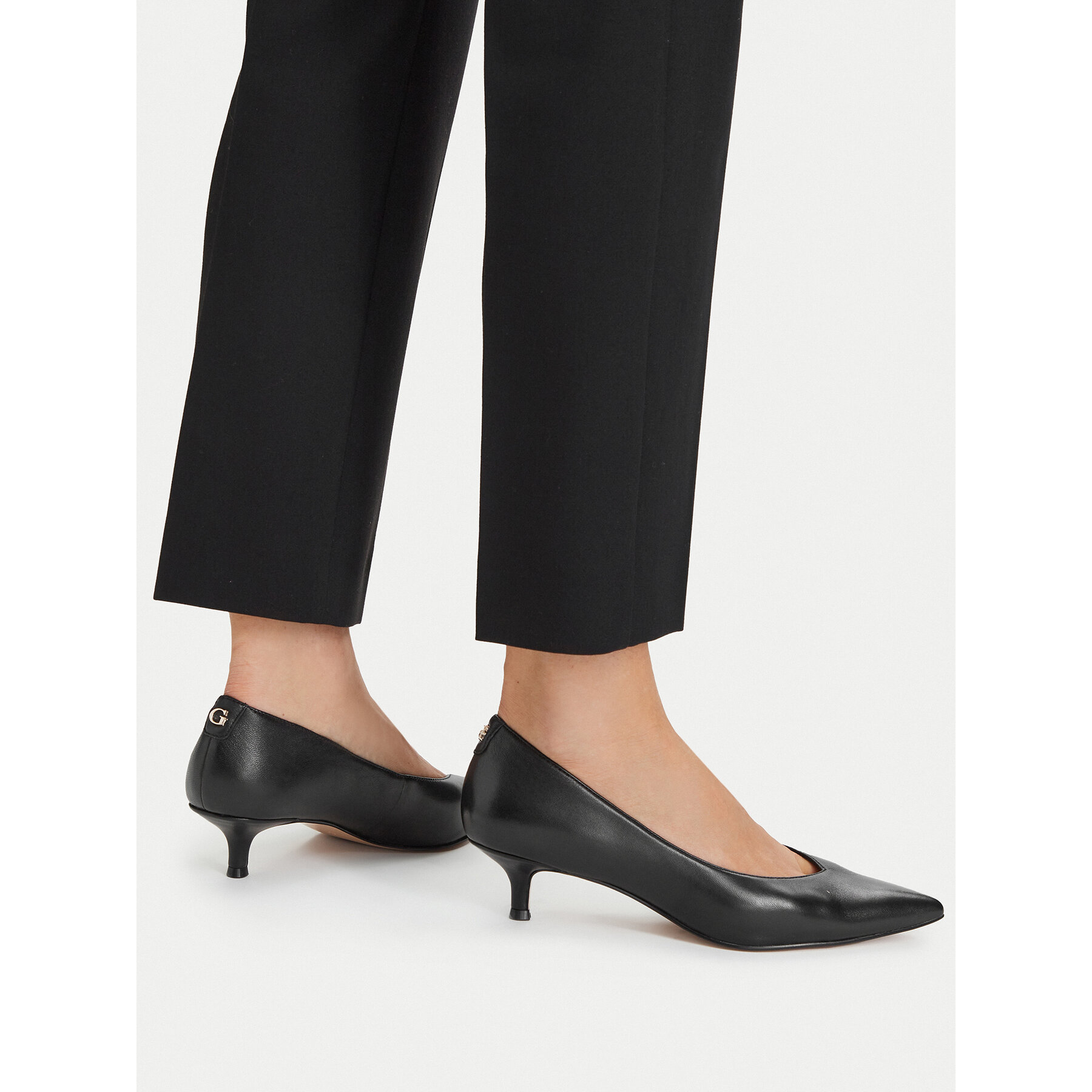 Pantofi pumps Guess FLTCSE LEA08 Negru