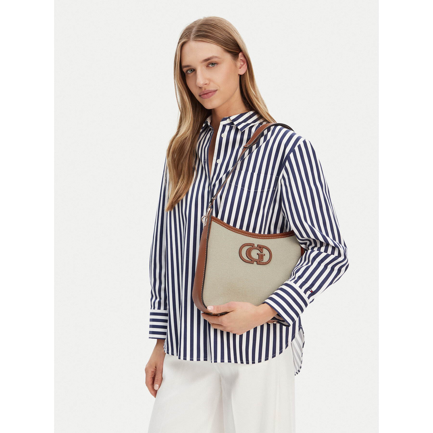 Дамска чанта Guess HWAG95 24030 Бежов