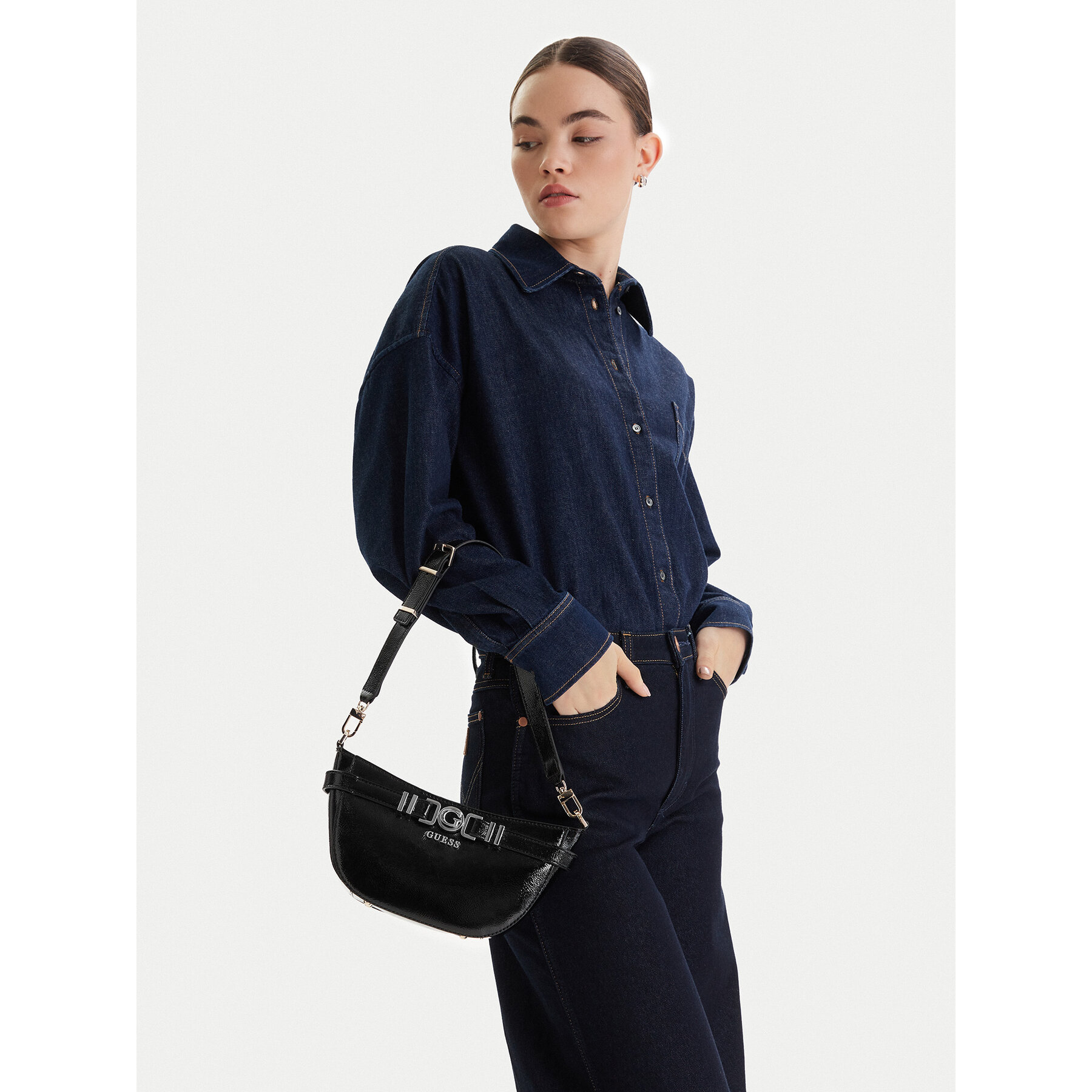 Дамска чанта Guess Cirene HWTG96 68180 Черен