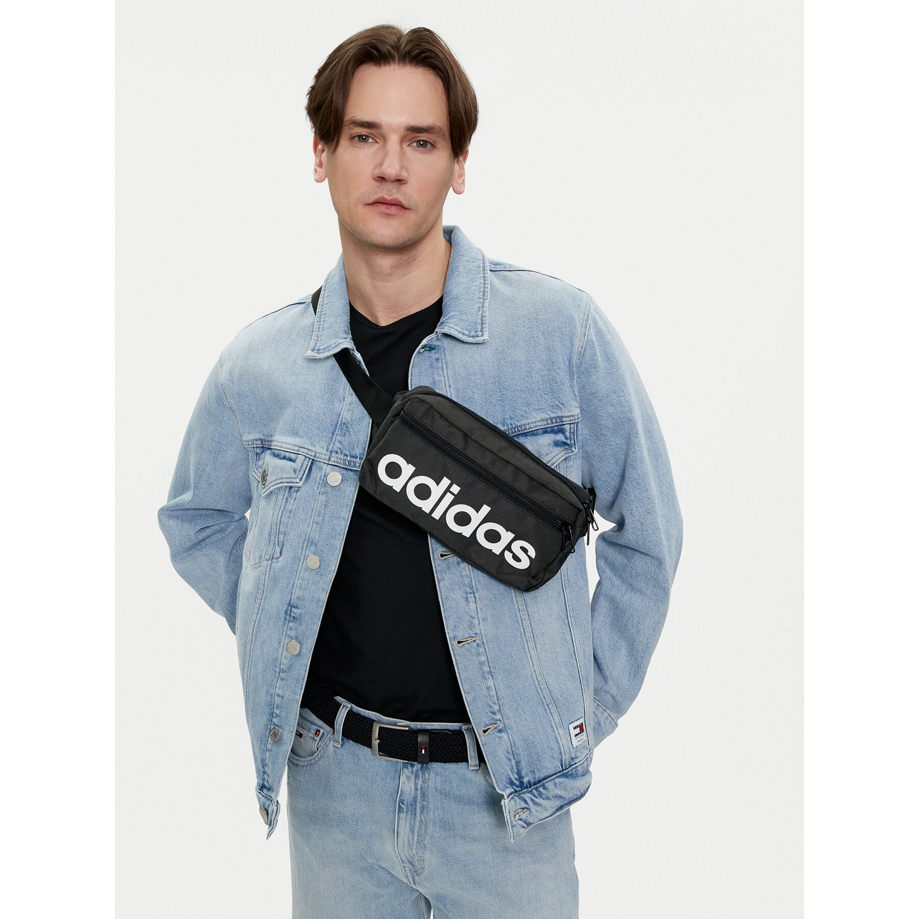 Övtáskák adidas Essentials Bum Bag HT4739 Fekete
