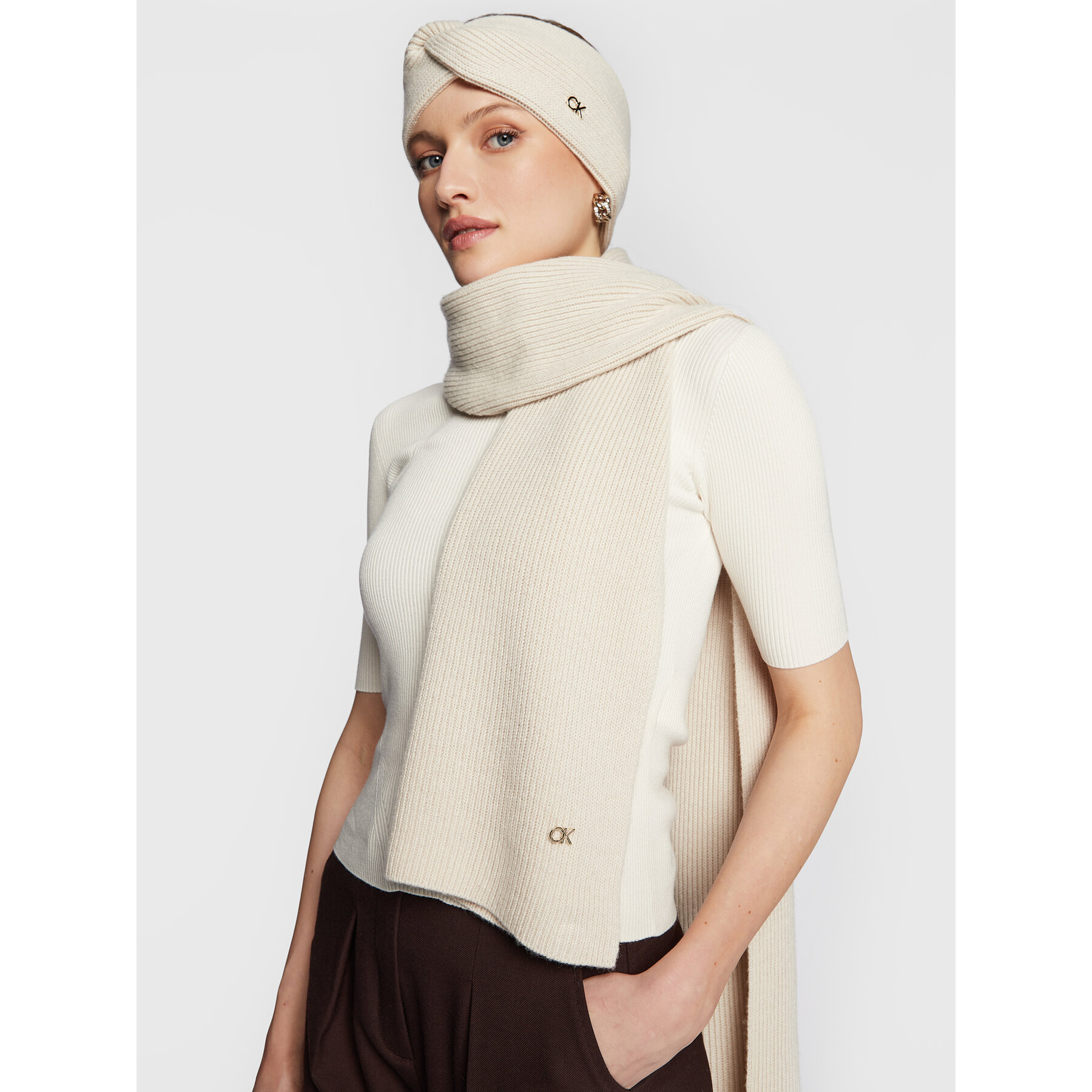 Κασκόλ Calvin Klein Re-Lock K60K610415 Μπεζ