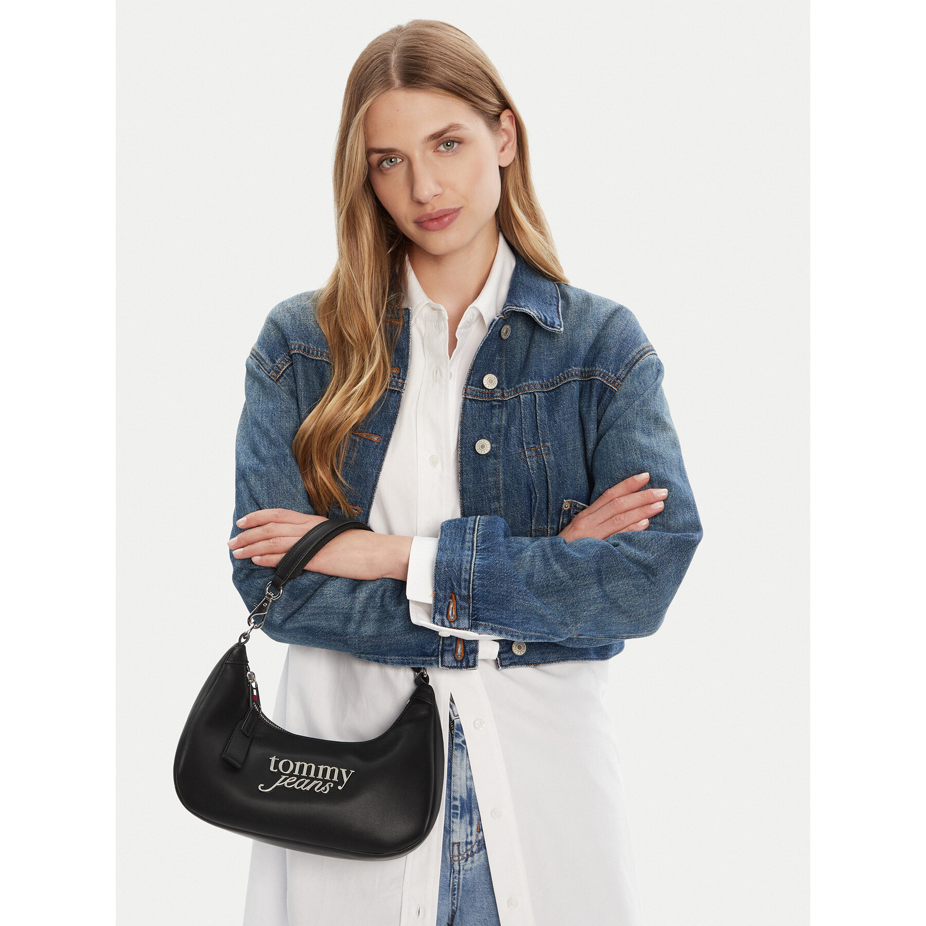 Táska Tommy Jeans Tjw Bold Script Shoulder Bag AW0AW17895 Fekete