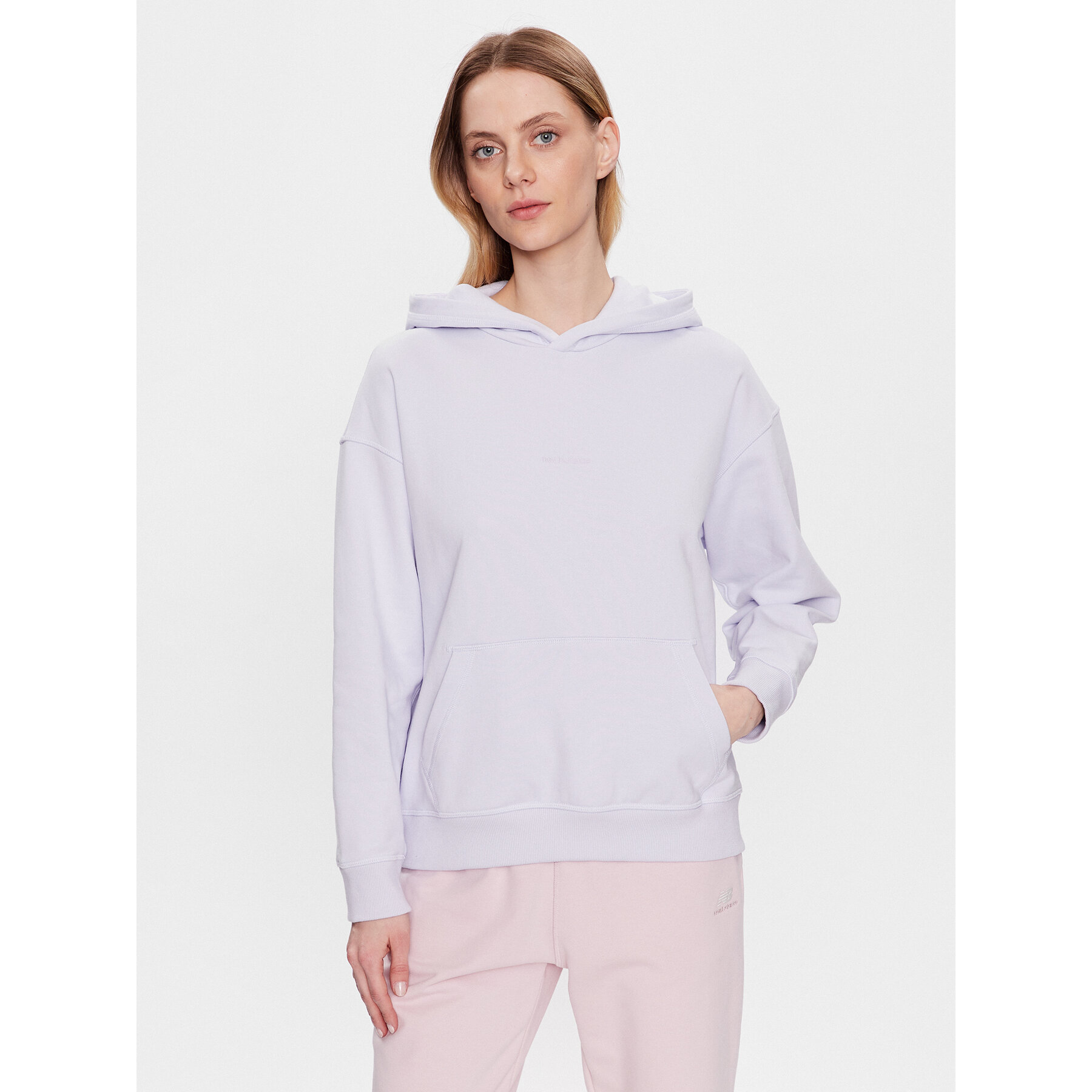 New Balance Sweatshirt Athletics Nature WT23554 Violett Oversize