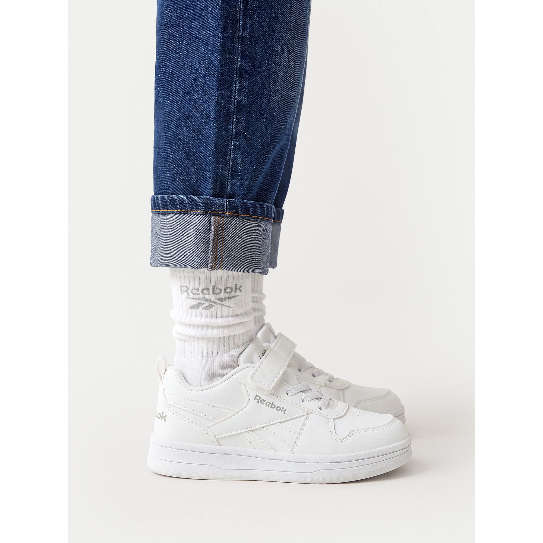 Superge Reebok V9-25181-03(IV)DZ Bela