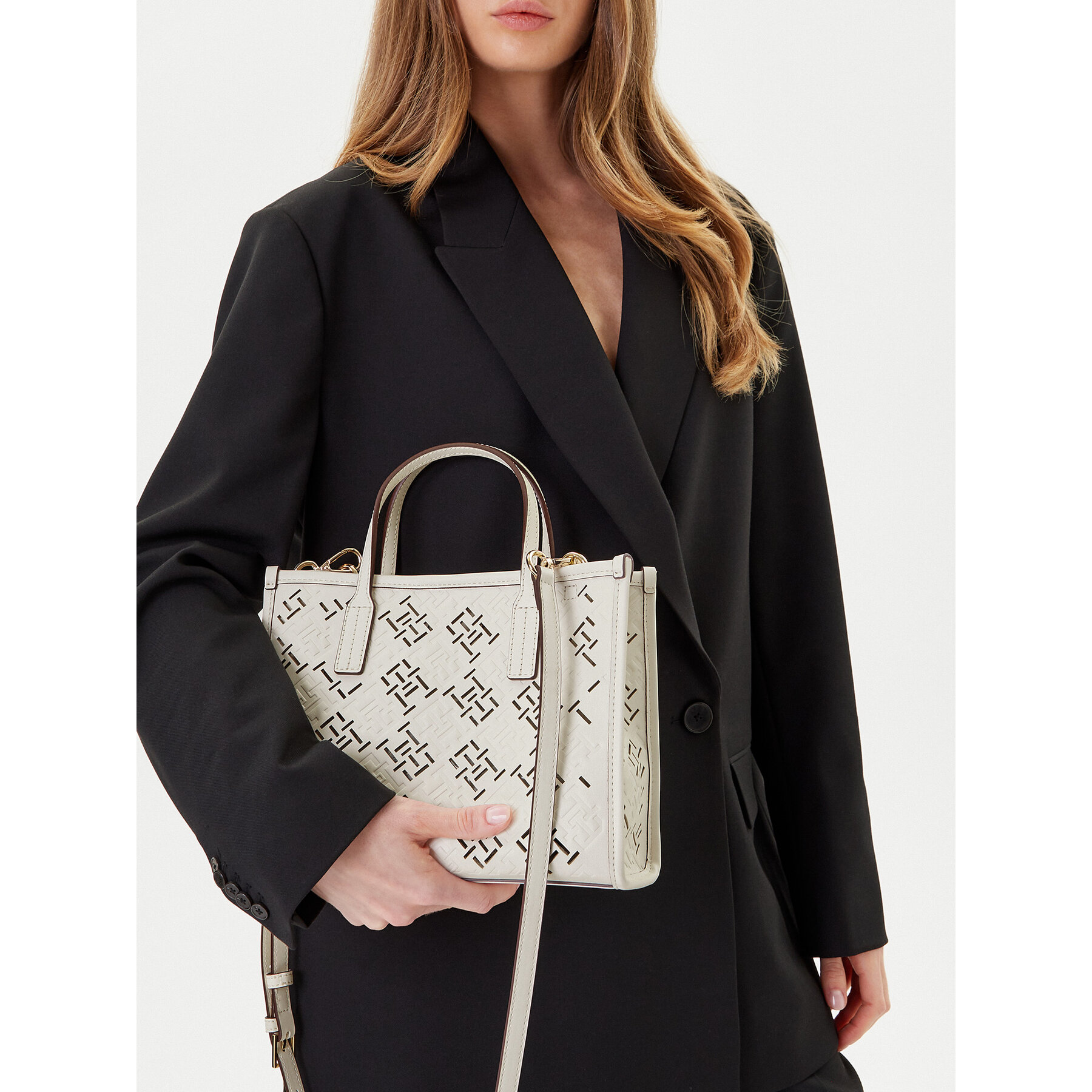 Ročna torba Tommy Hilfiger Th City Mini AW0AW17500 Kremna