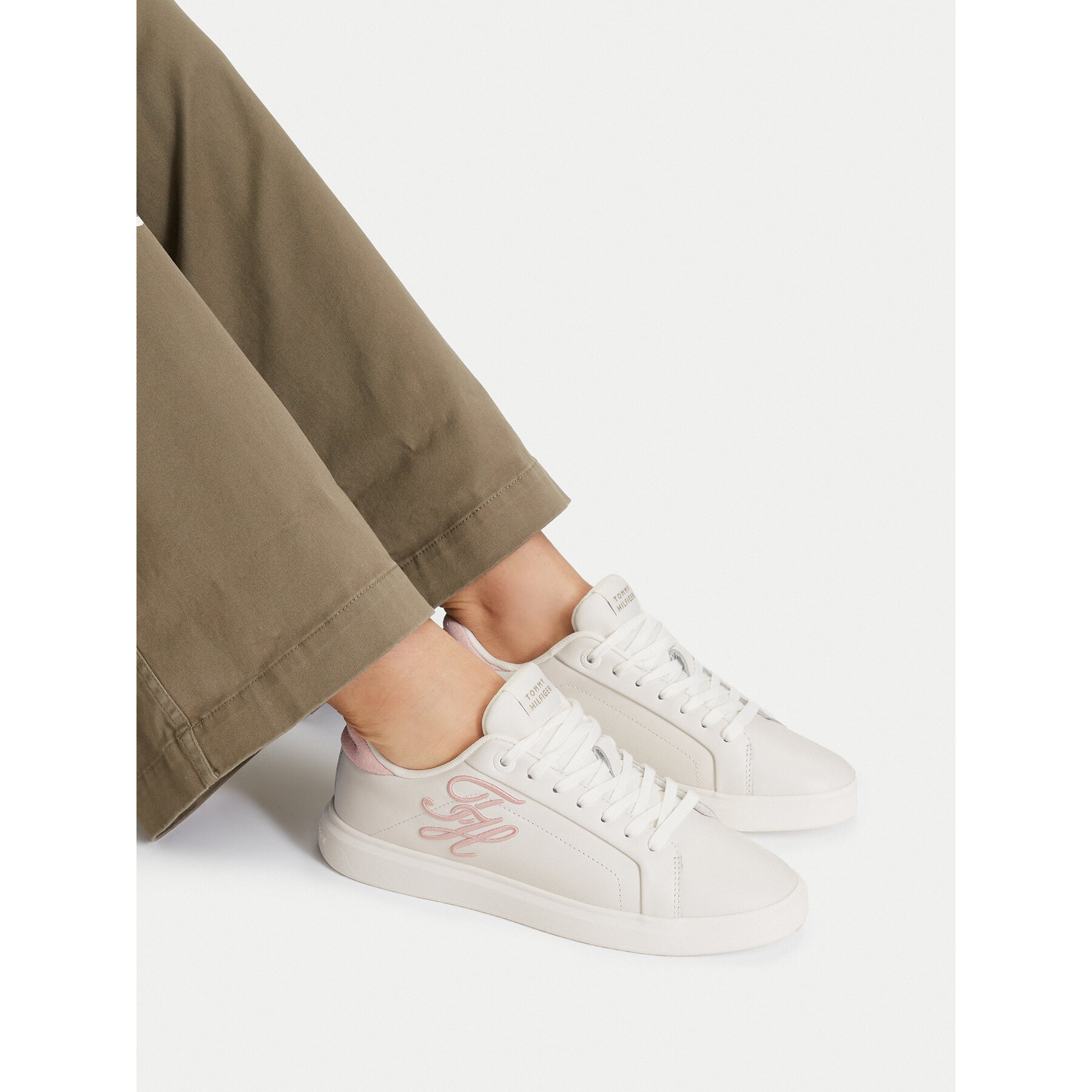 Tenisice Tommy Hilfiger Th Icon Court Script FW0FW09363 Bijela