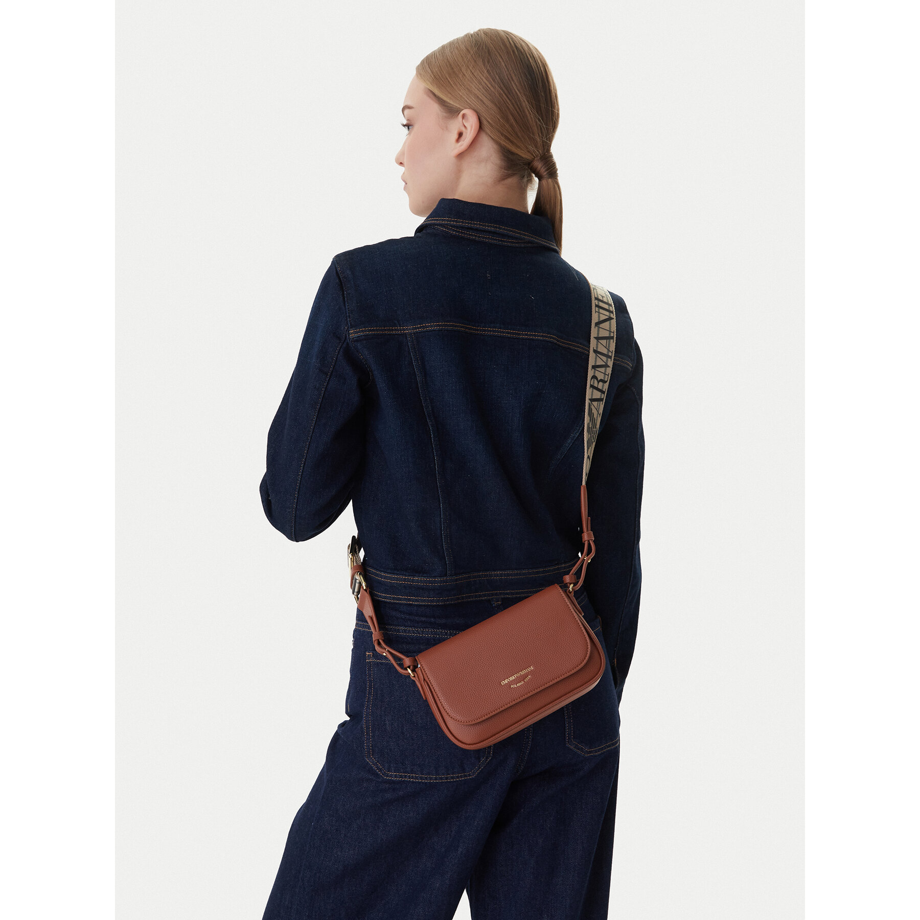 Kabelka Emporio Armani EW000538 AF12103 M6030 Hnedá