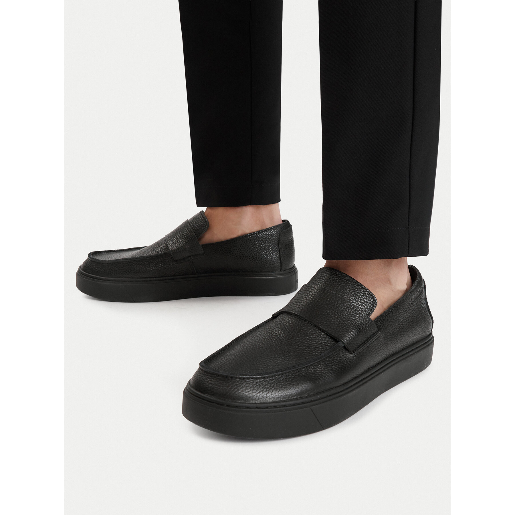 Loaferice Calvin Klein Hybrid Clean Loafer Band Tum Lth HM0HM02184 Crna