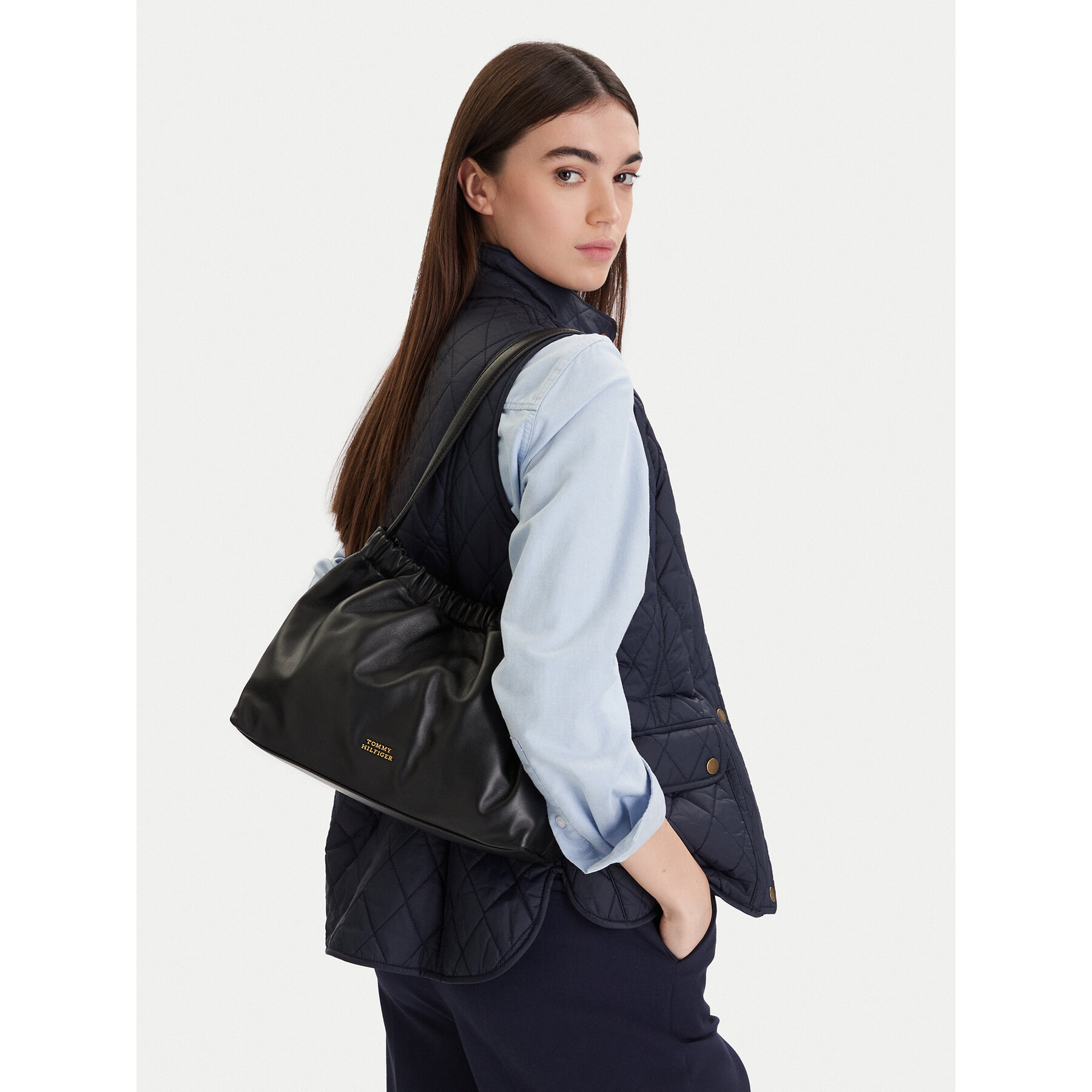 Geantă Tommy Hilfiger Soft Leather Shoulder Bag AW0AW18307 Negru