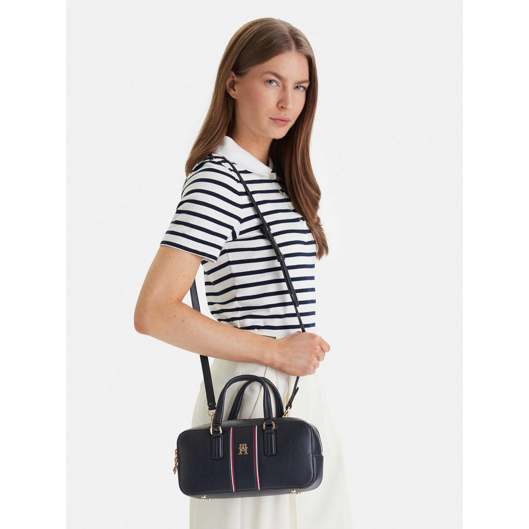 Torbica Tommy Hilfiger Th Daily Crossover Corp AW0AW18641 Tamnoplava