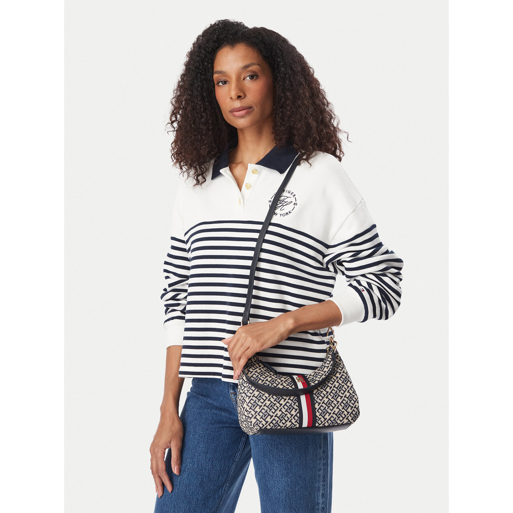 Kabelka Tommy Hilfiger Th Jacquard Ess Shoulder Bag AW0AW19331 Modrá