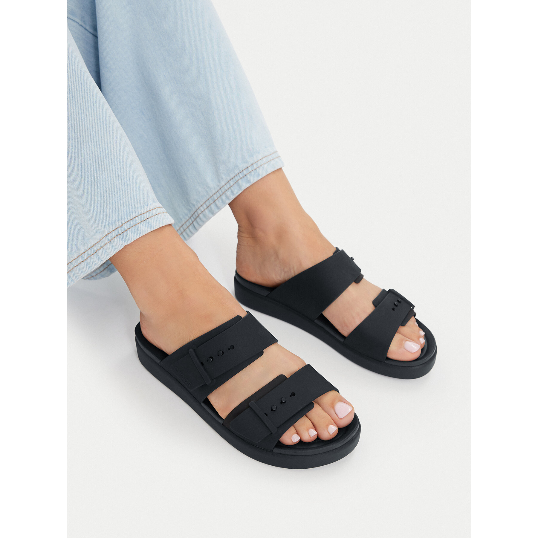 Şlapi Crocs Brooklyn Buckle Low Low 211215 Negru