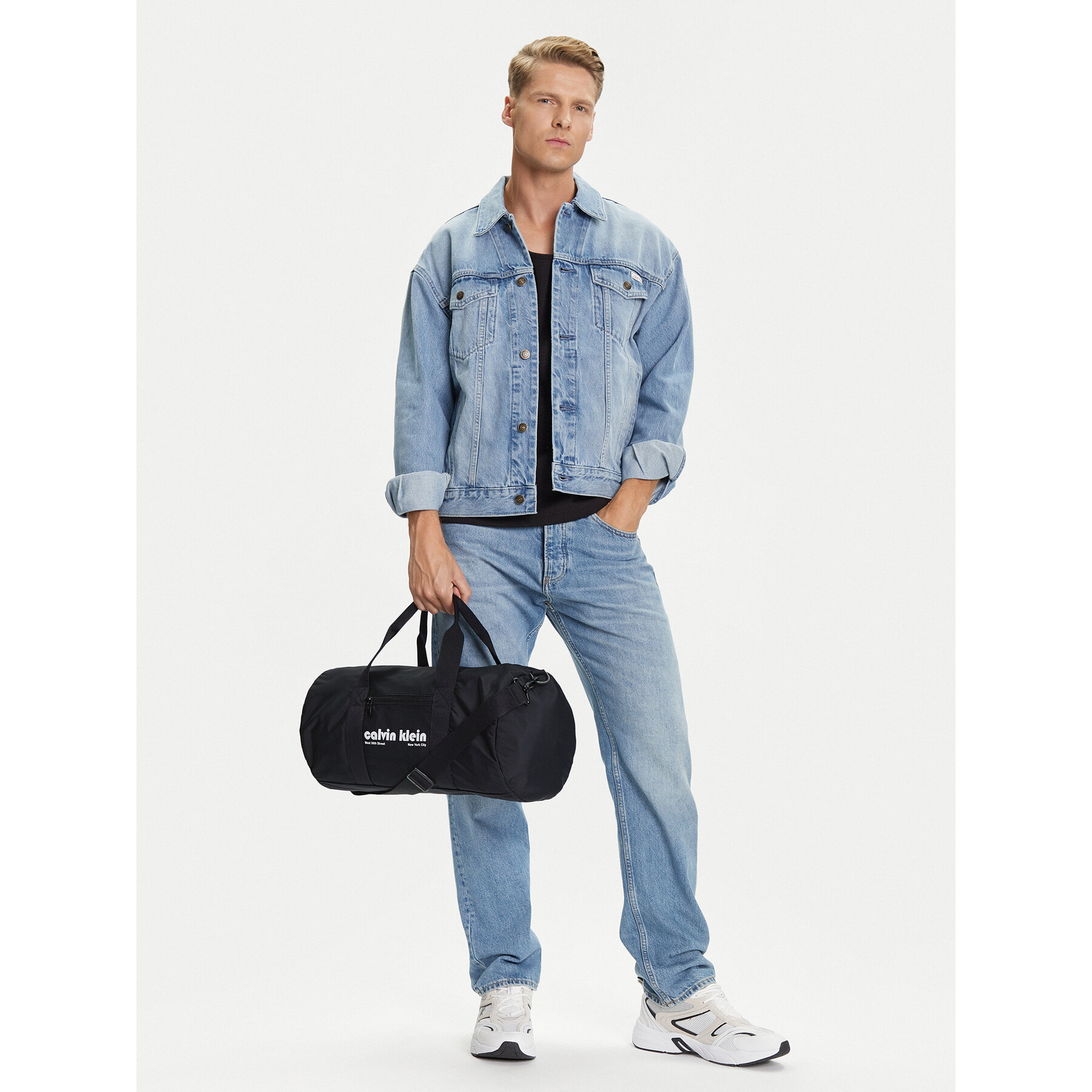 Спортна чанта Calvin Klein Jeans Ckj Graphic Ck Crossbody Duffle LV04G3163G Черен