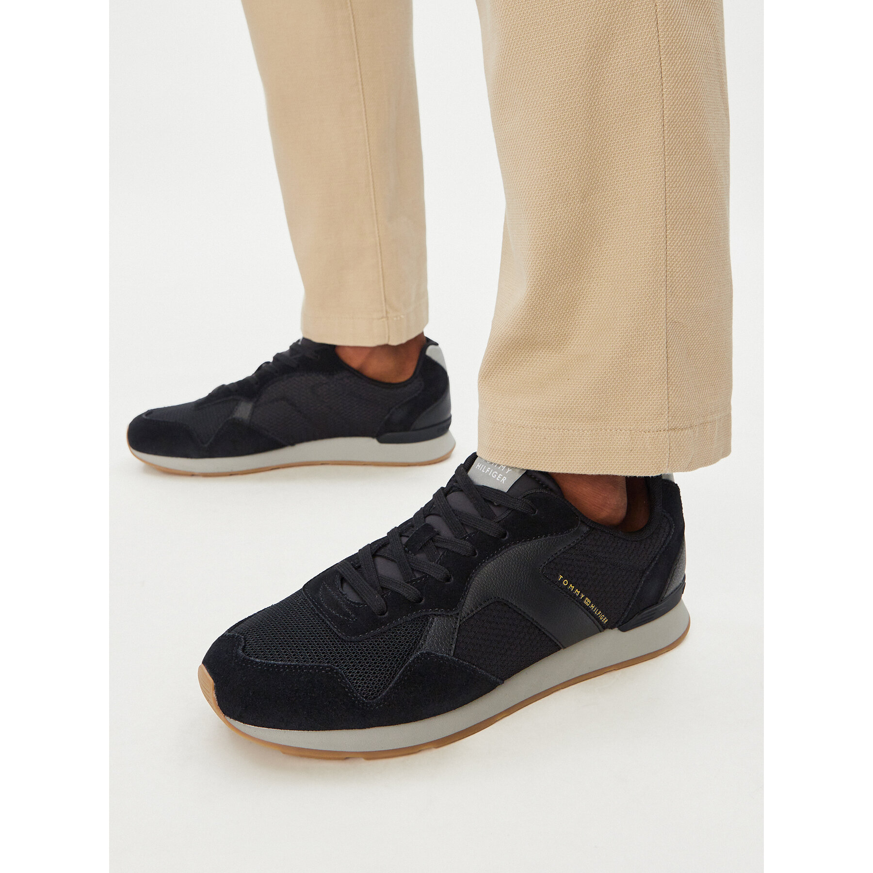 Sneakersy Tommy Hilfiger Core Mix Rummer FM0FM06001 Čierna