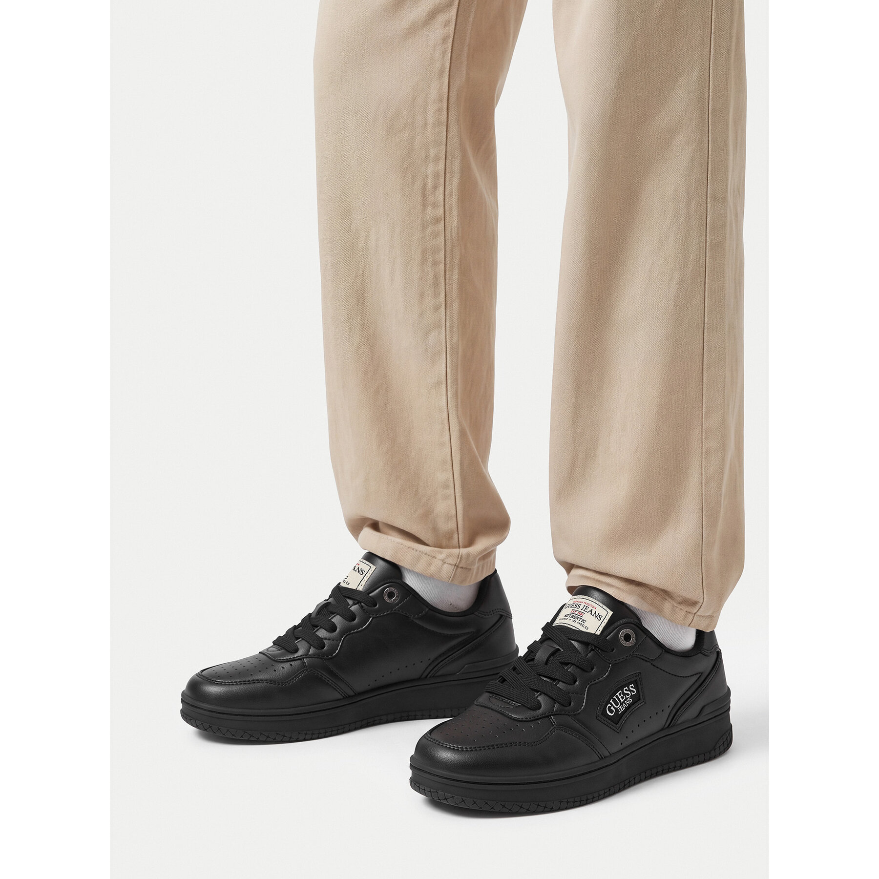 Sneakersy Guess Jeans CWBEO-GSJ119 Čierna