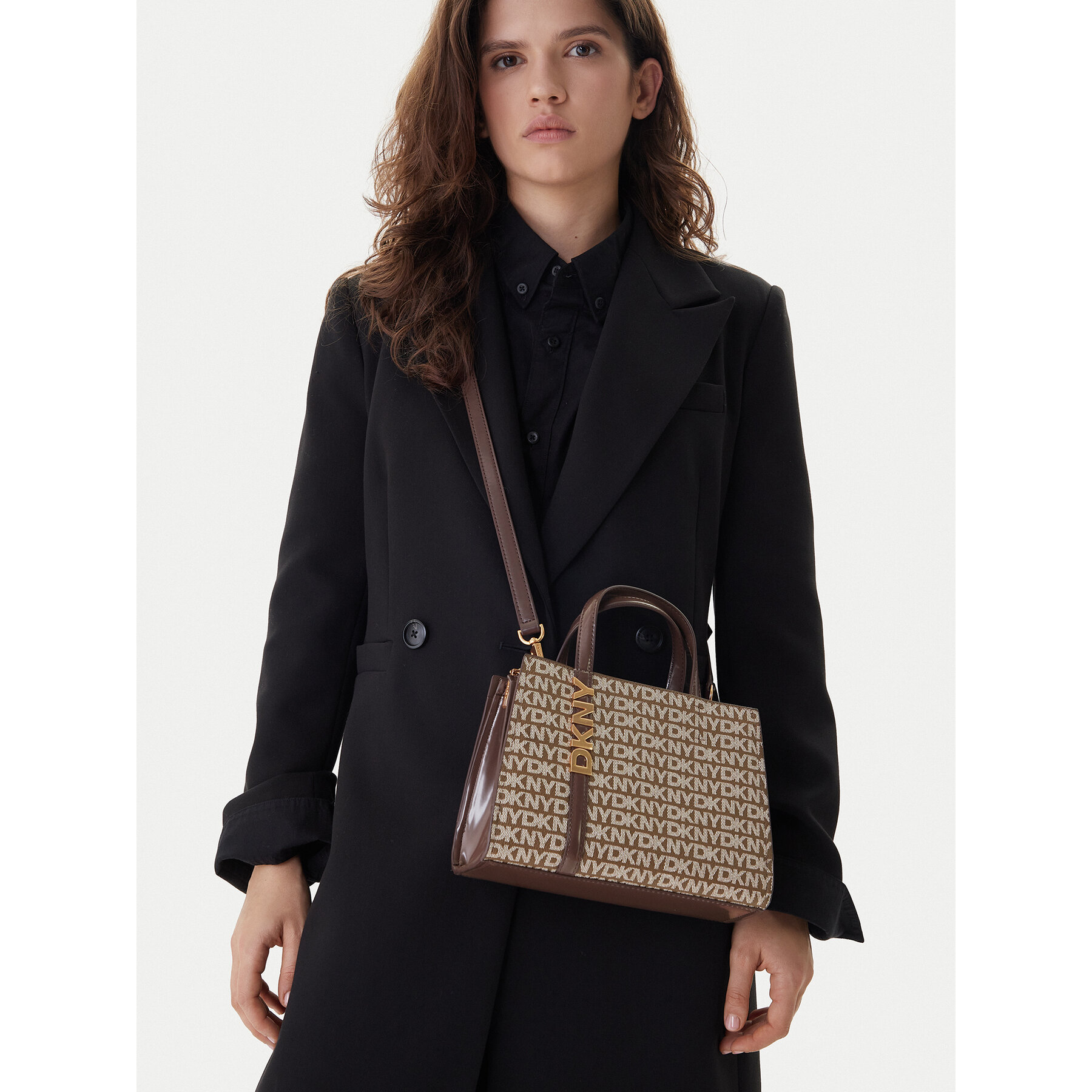 Geantă DKNY R52D5G56 Maro