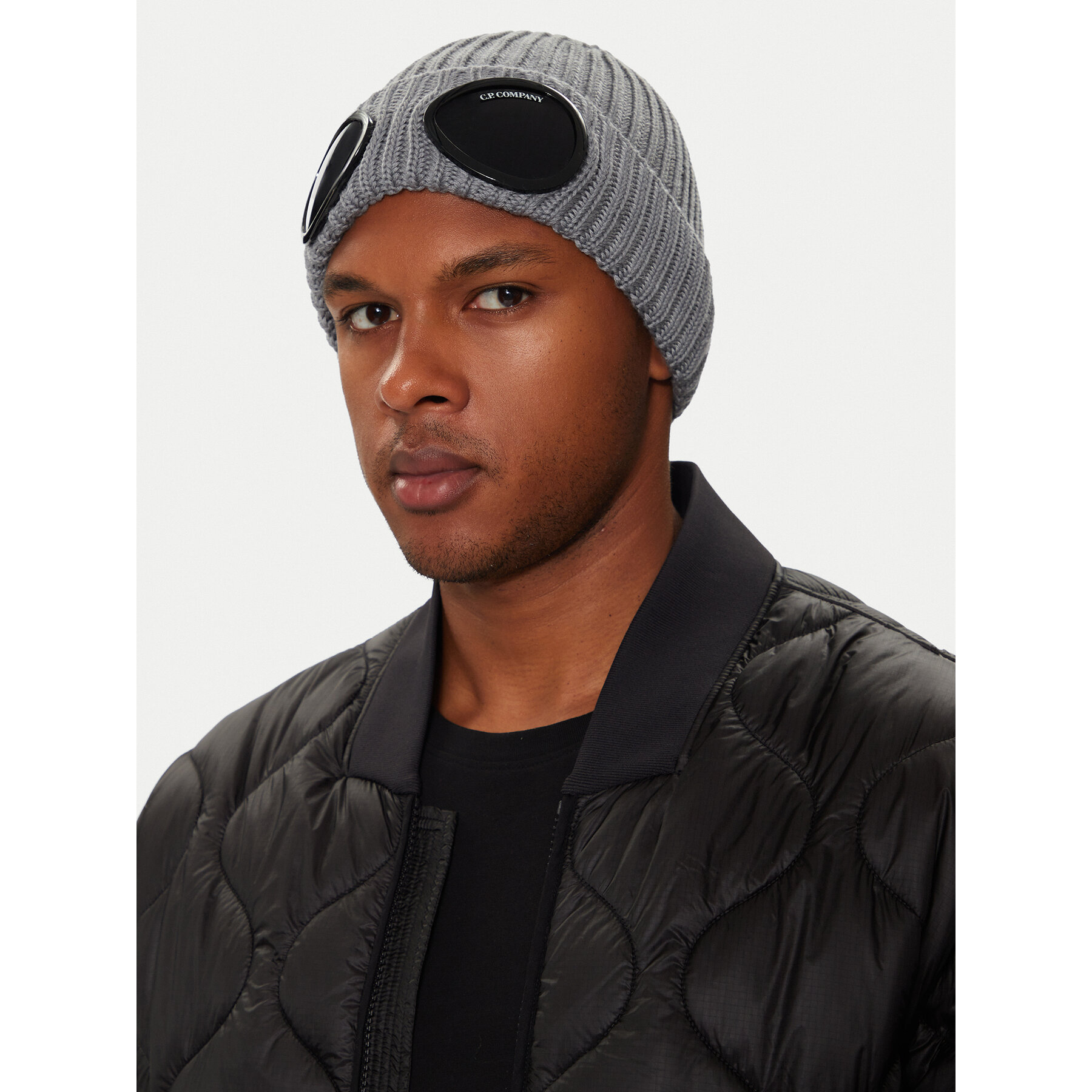 Gorro C.P. Company 17CMAC122A005509A Gris