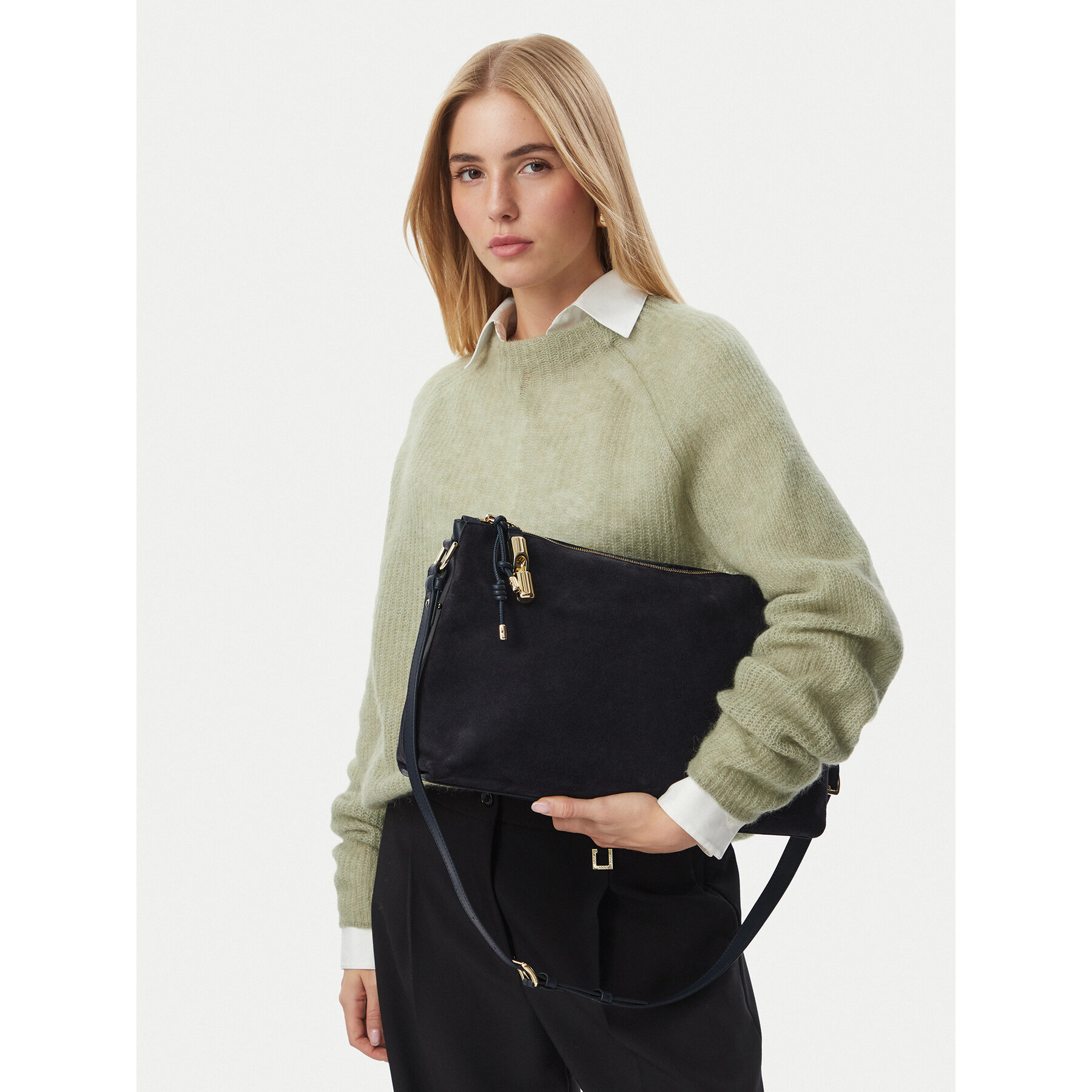 Дамска чанта Furla Debby M Hobo WB02006 BX4018 2677S Тъмносин