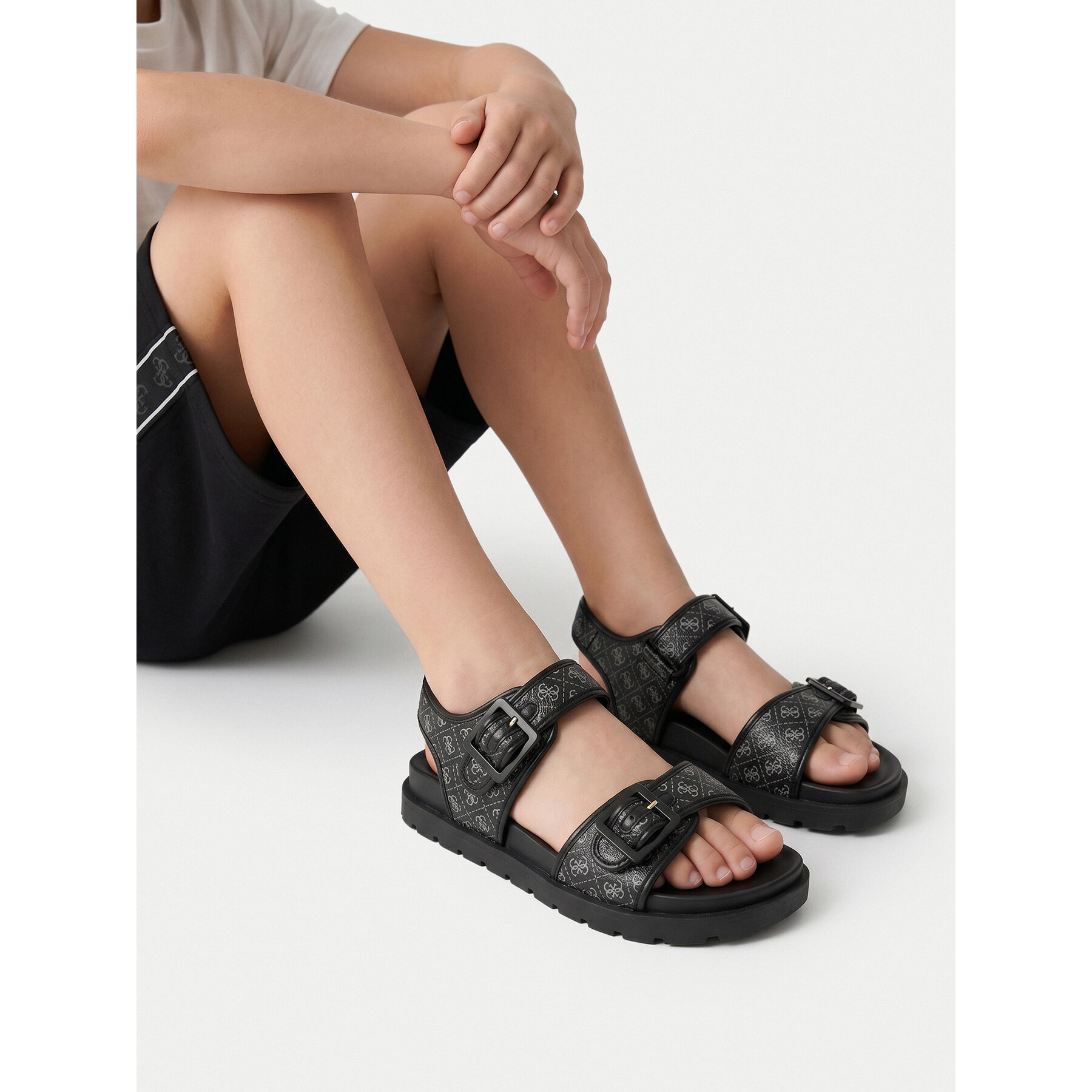 Sandali Guess CEO-BS6702-02(V)CH Črna