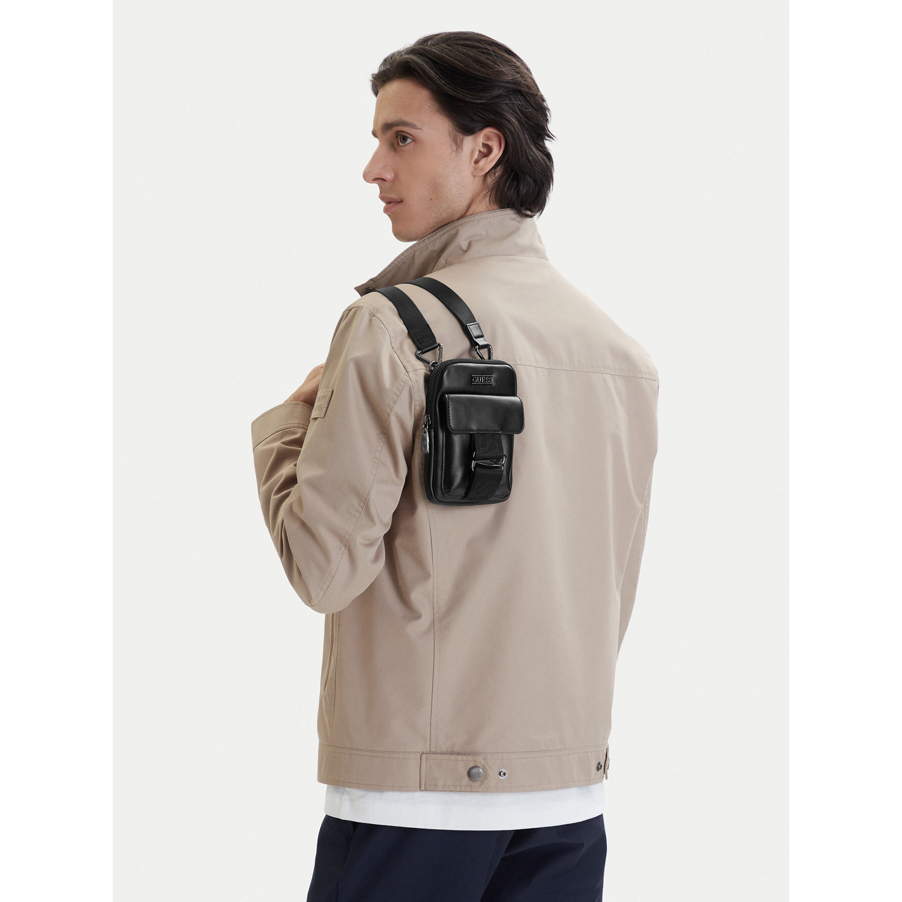 Чантичка за телефон Guess HMBOCA P6142 Черен