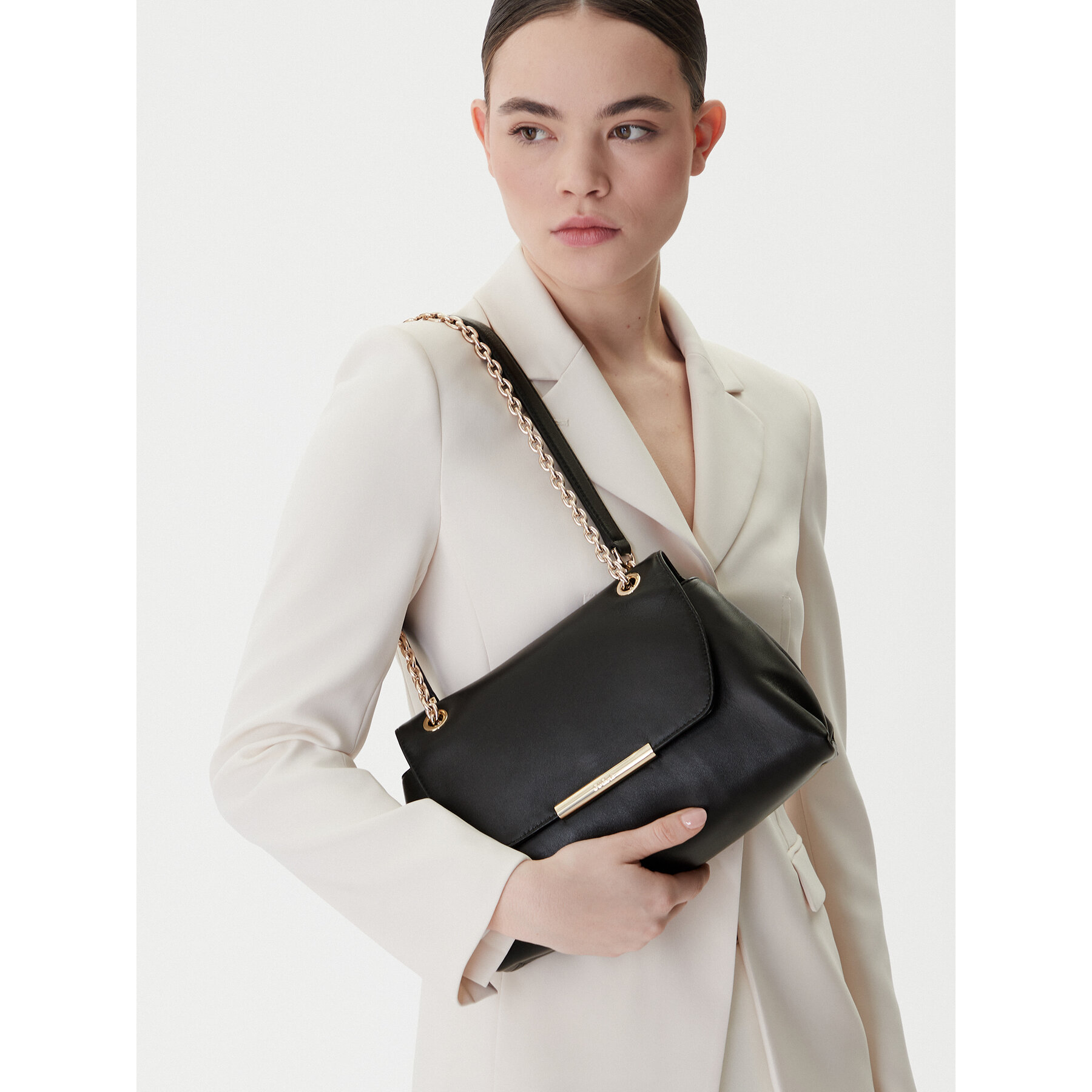 Torbica Furla Nadia S WB01817 BX2269 CN O6000 Crna