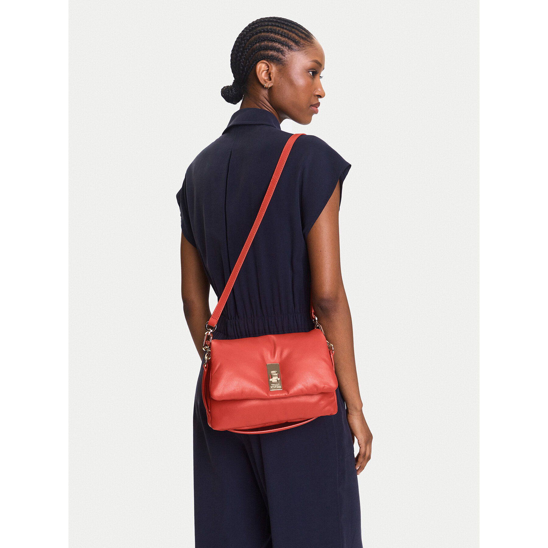 Ročna torba Tommy Hilfiger Soft Leather Conv Crossover AW0AW17638 Rdeča