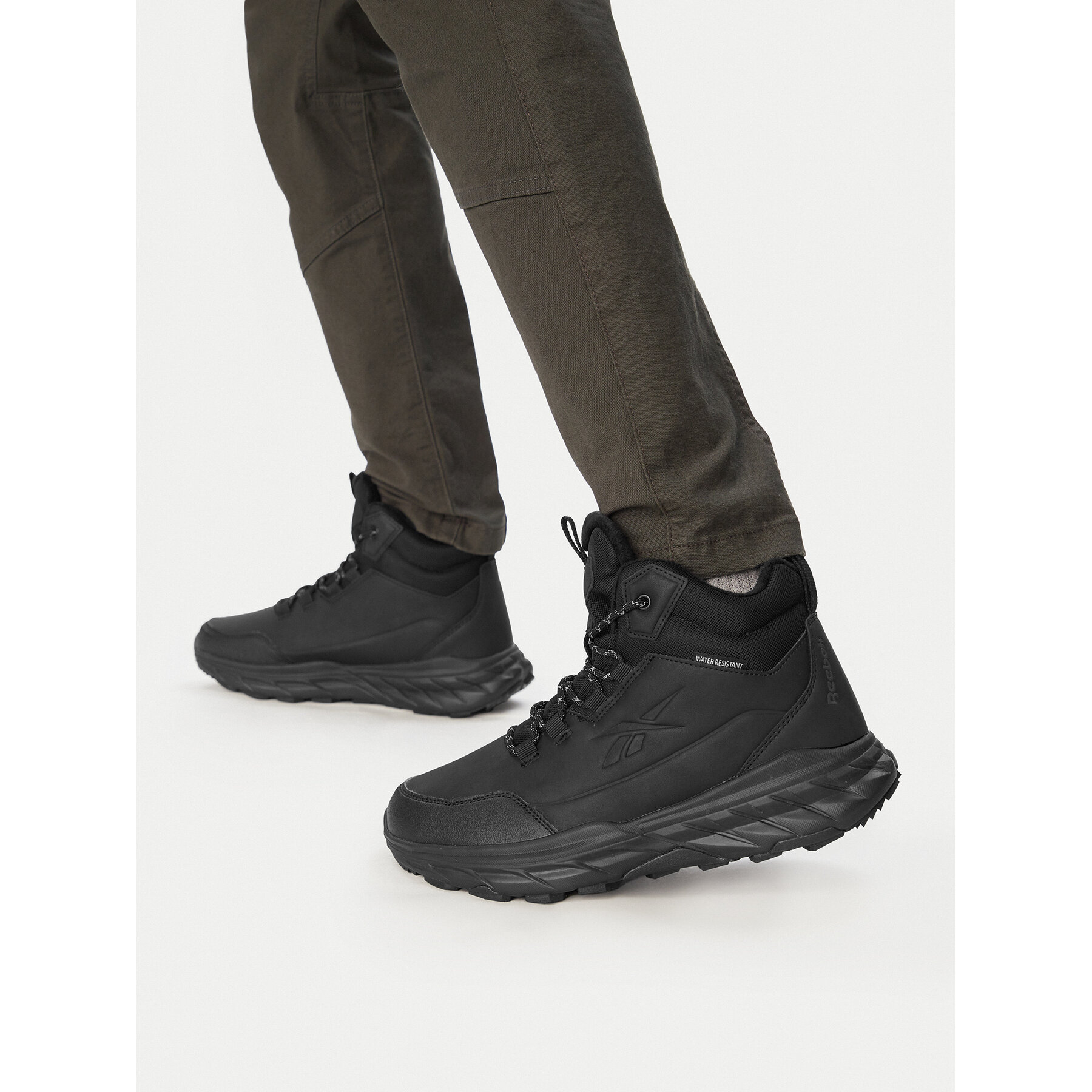 Šnurovacia obuv Reebok CEO-H8-301 Čierna
