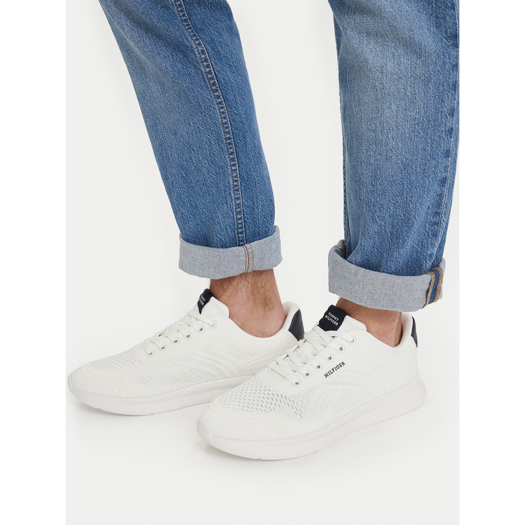 Superge Tommy Hilfiger Lightweight Runner Mix FM0FM05755 Bela