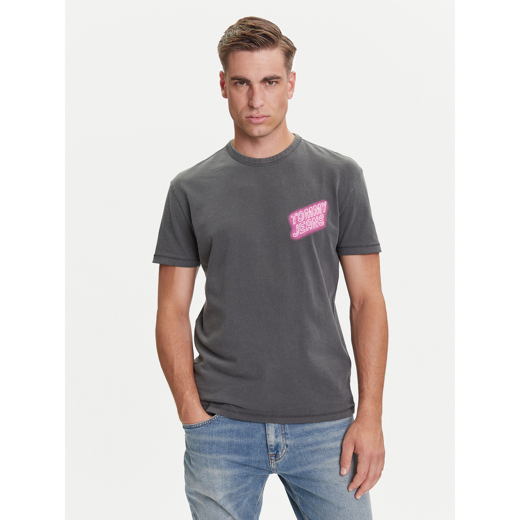 Tommy Jeans T-shirt Novelty DM0DM21829 Siva Regular Fit