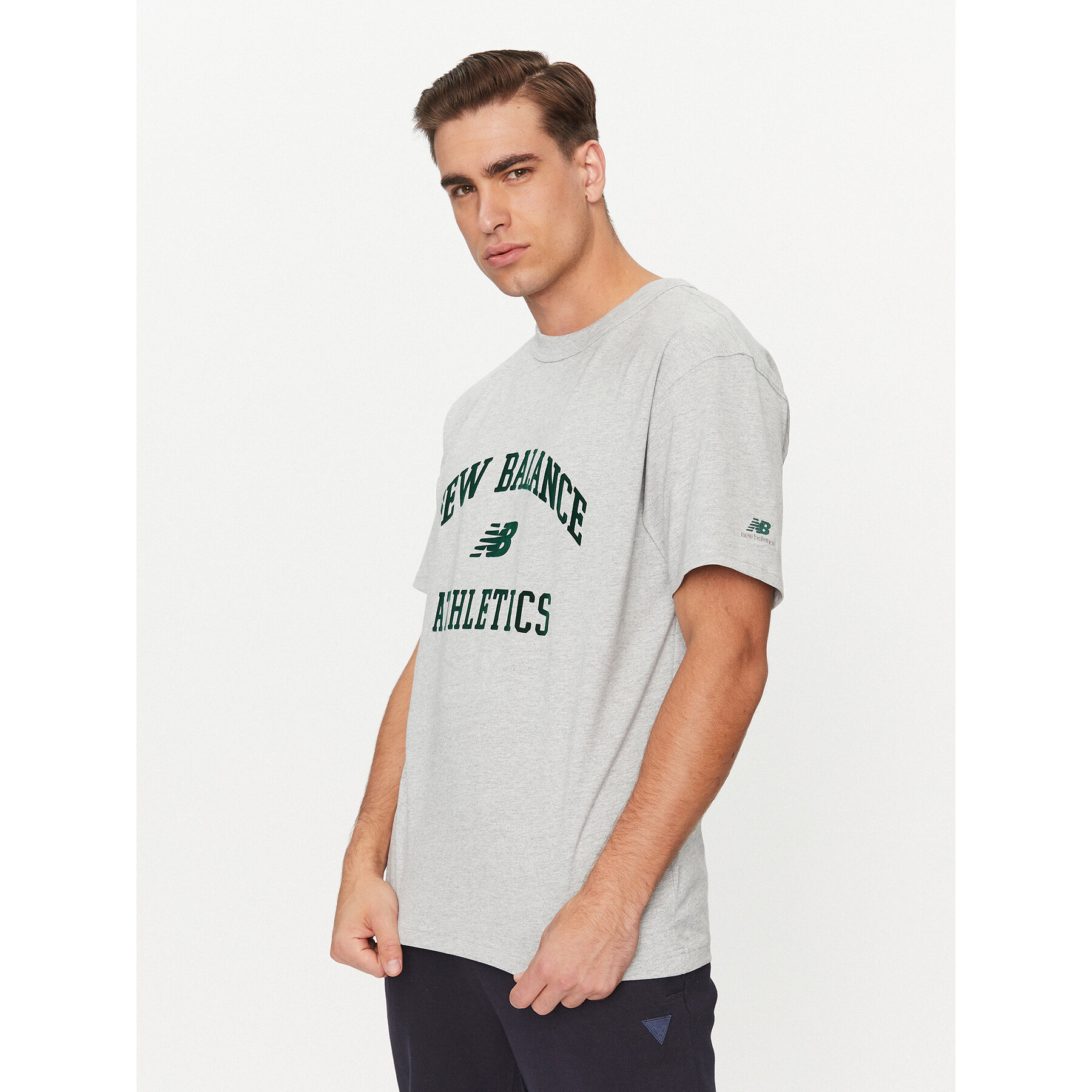New Balance Póló Athletics Varsity Graphic T-Shirt MT33551 Szürke Regular Fit