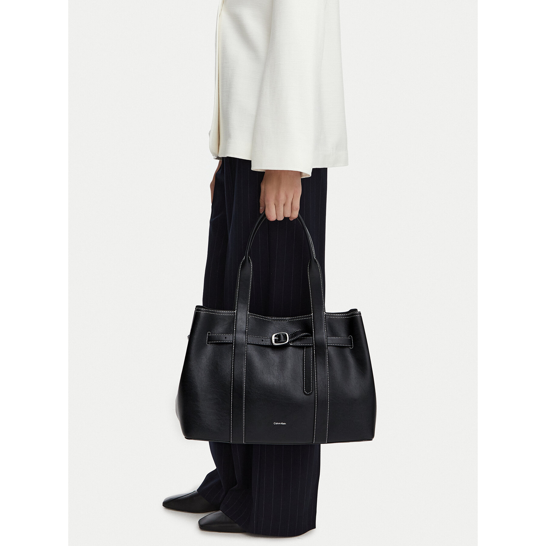 Torbica Calvin Klein Buckle Medium Work Tote LV04F3549G Crna