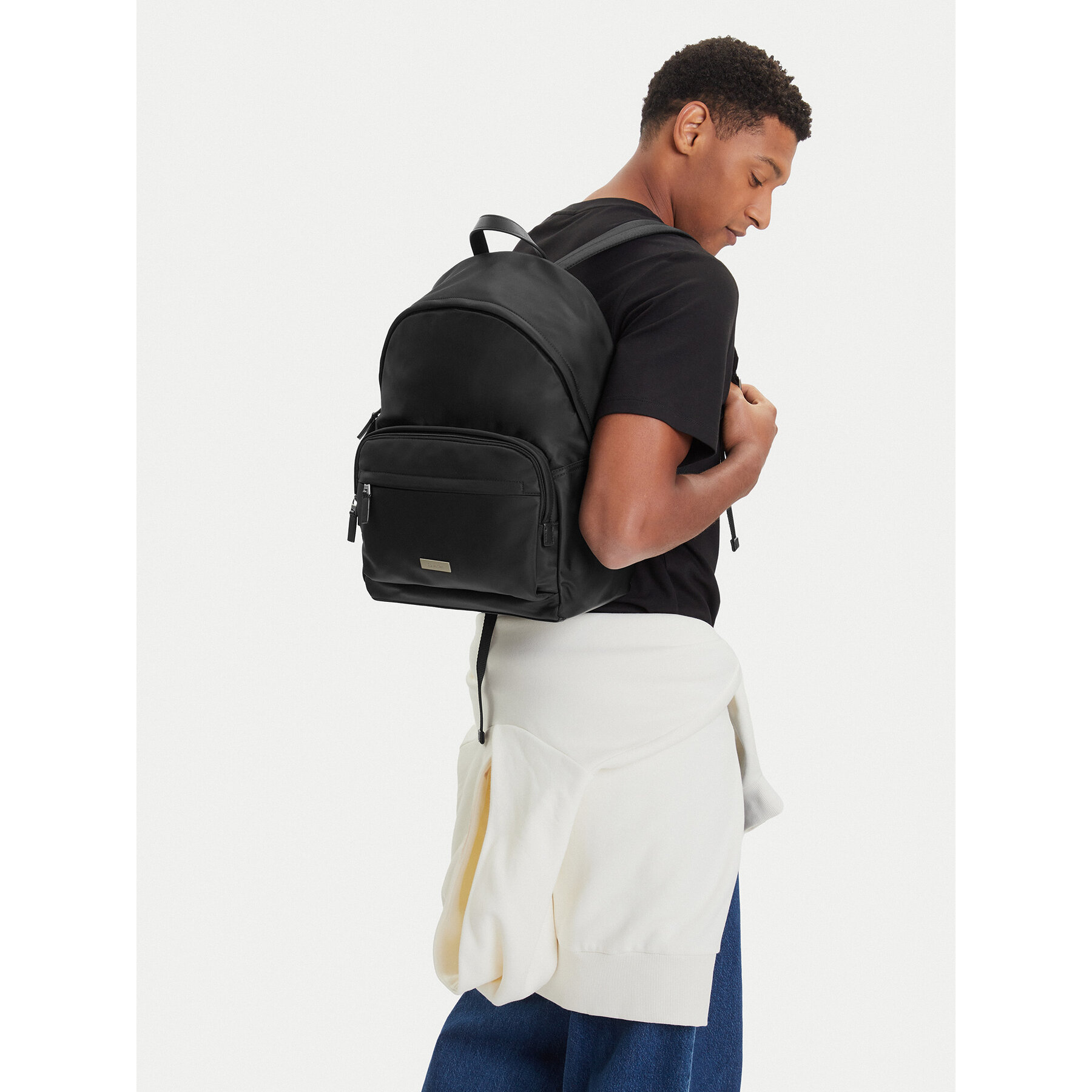 Раница Calvin Klein Sleek Round Backpack LV04D3143G Черен