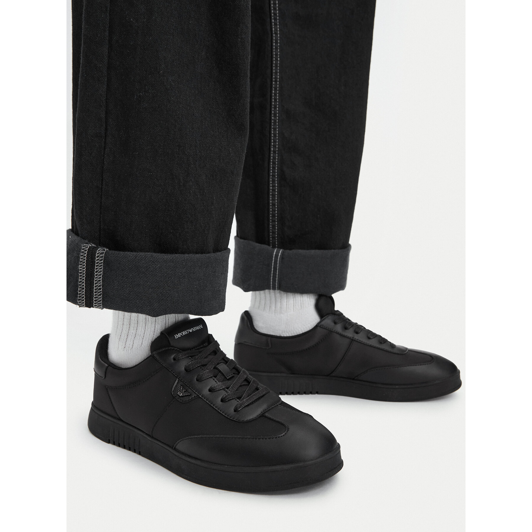 Tenisice Emporio Armani EM003062 AF18210 UC001 Crna