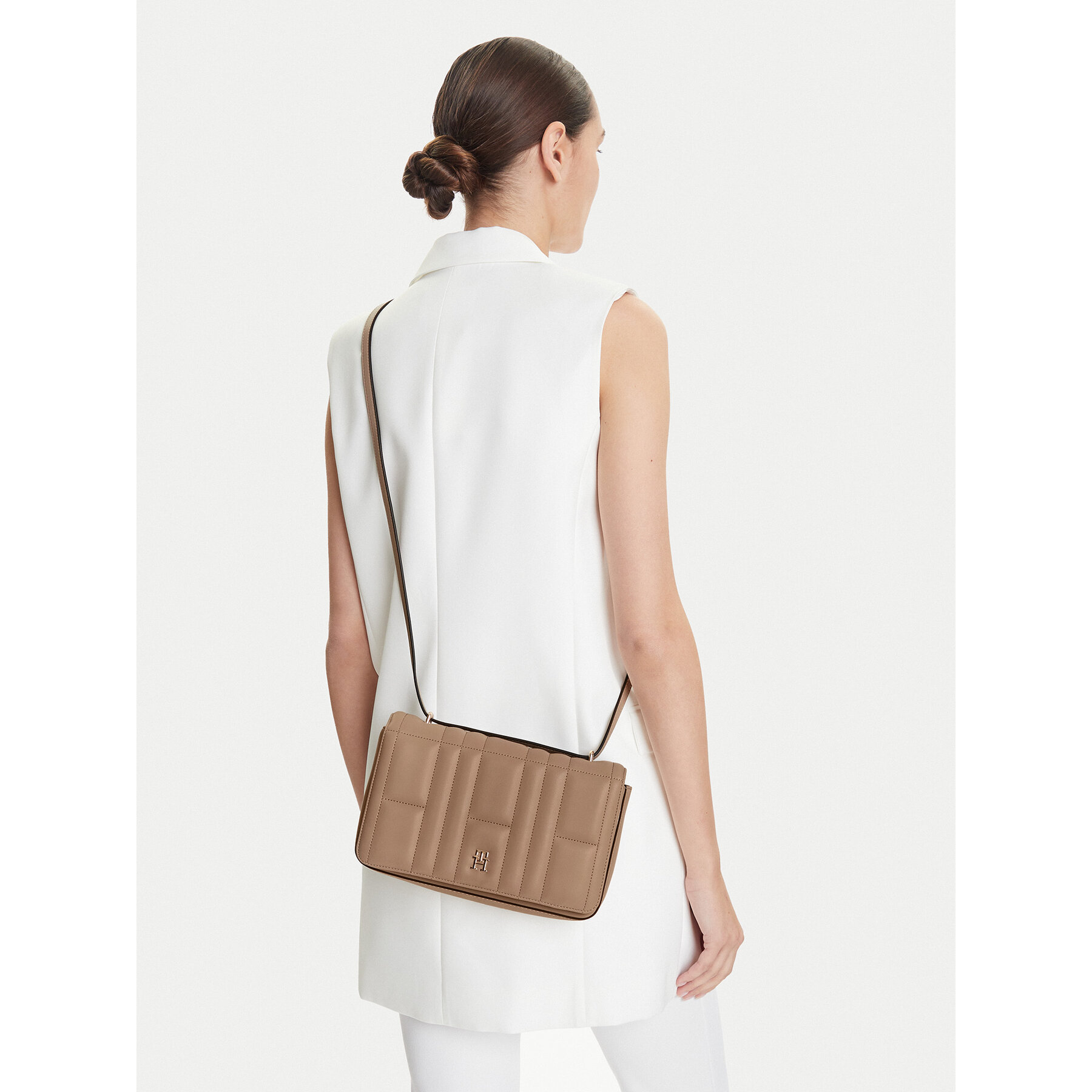Ročna torba Tommy Hilfiger AW0AW17454 Bež