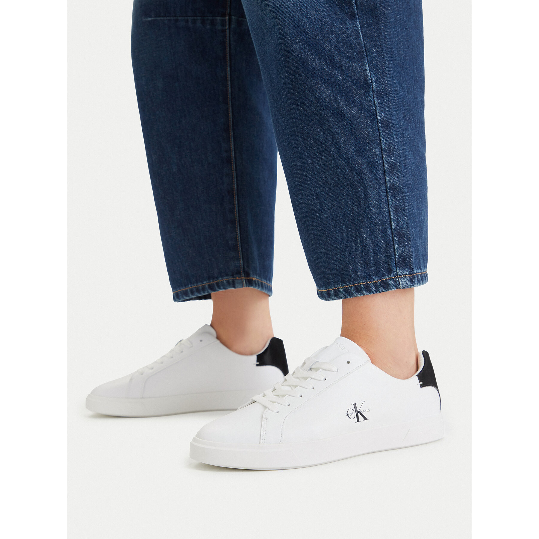 Superge Calvin Klein Low Pro Cups Lth Ml HW0HW03146 Bela