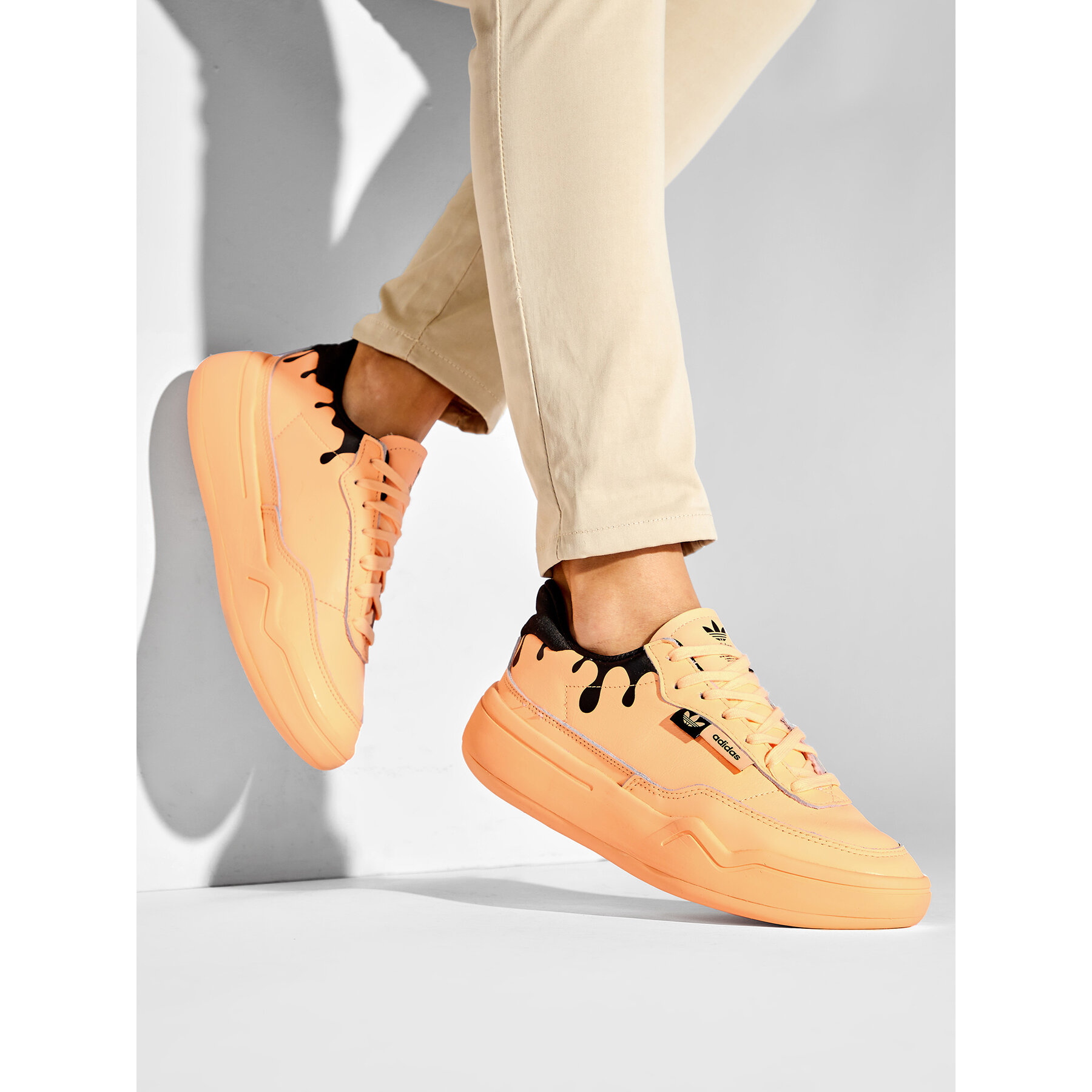 Sneakersy adidas Her Court GY3581 Oranžová