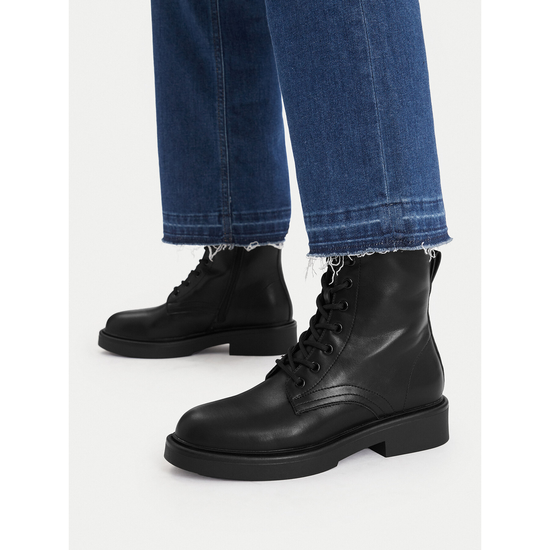 Gležnjarji JENNY CEO-WS6770-04 Črna
