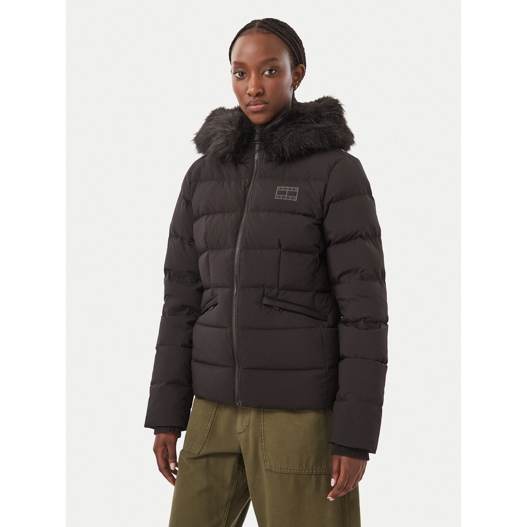 Tommy Jeans Daunenjacke DW0DW23409 Schwarz Slim Fit