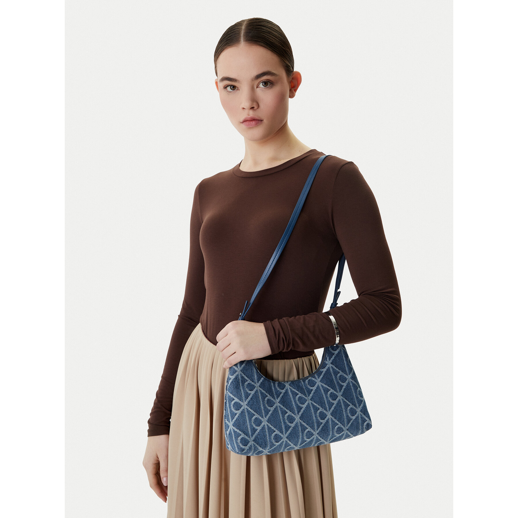 Ročna torba Calvin Klein Emblem Aop Denim Shoulder Bag LV04F3431G Modra