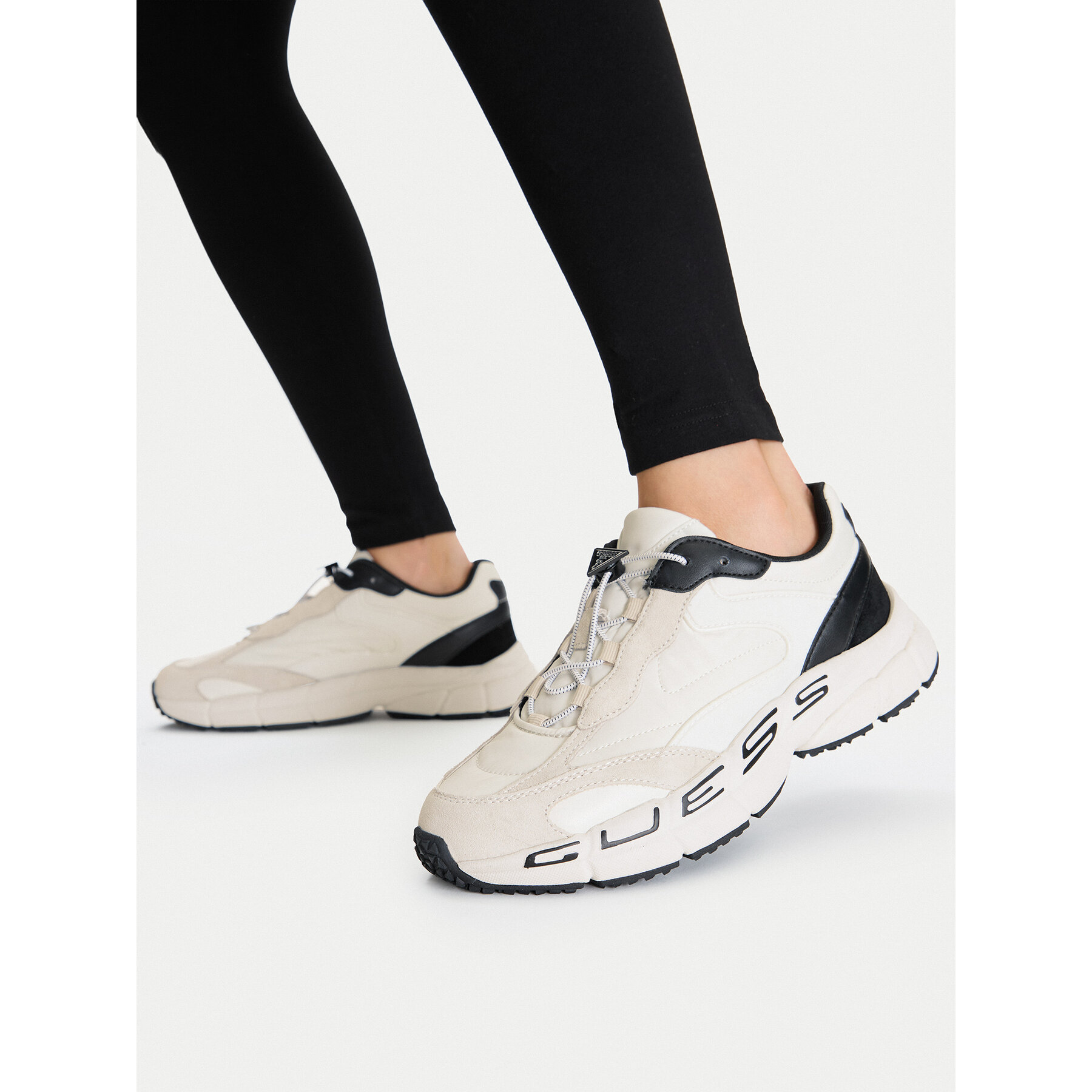 Sportcipők Guess FLTBRZ LEM12 Krém