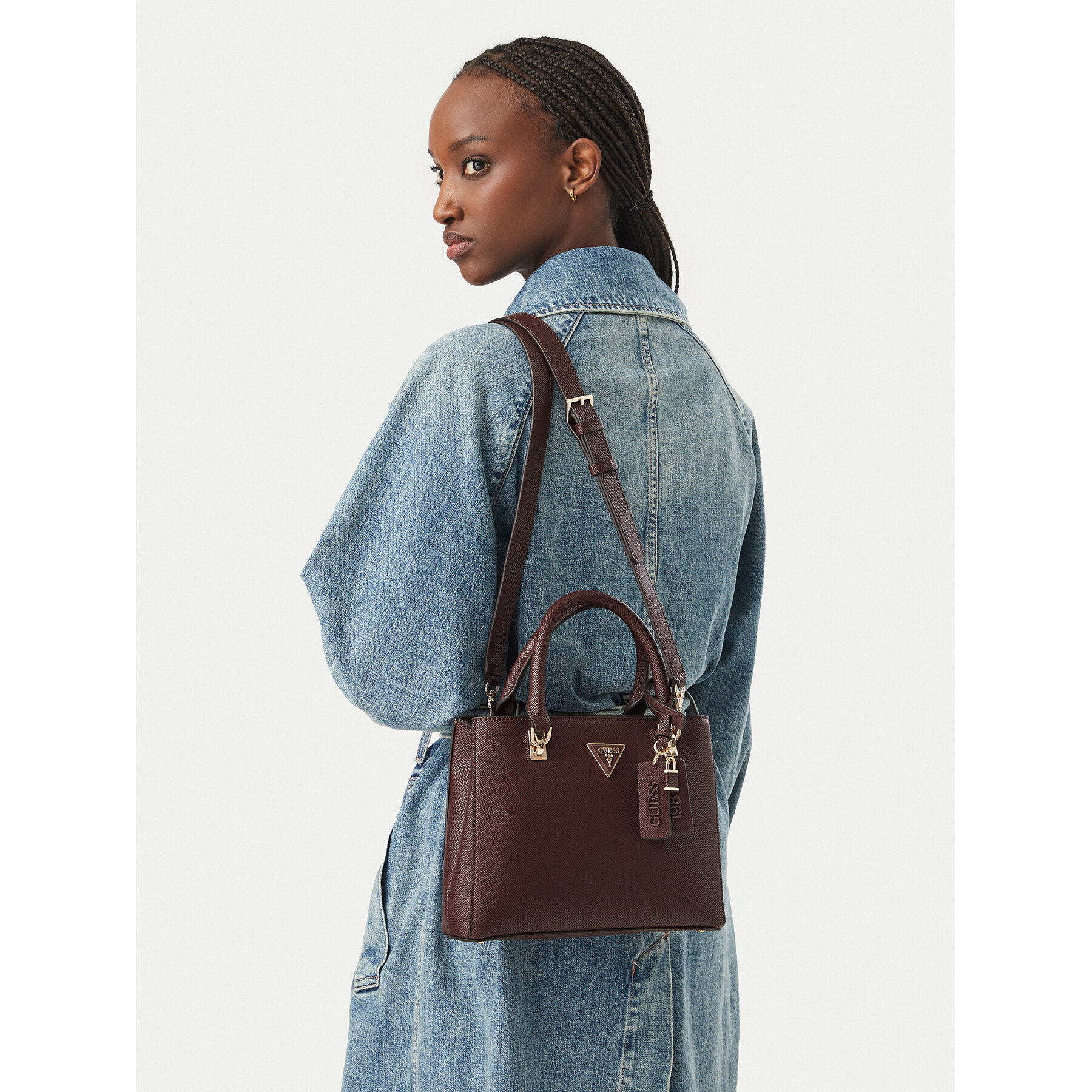 Ročna torba Guess Noelle II HWZG96 72050 Bordo rdeča