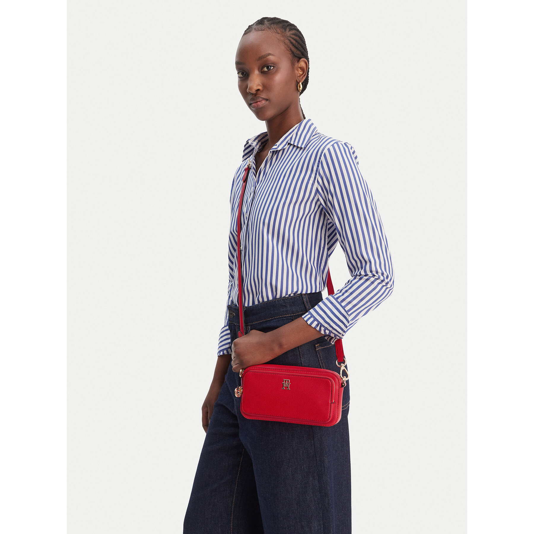 Táska Tommy Hilfiger Th Daily Camera Bag AW0AW18377 Piros