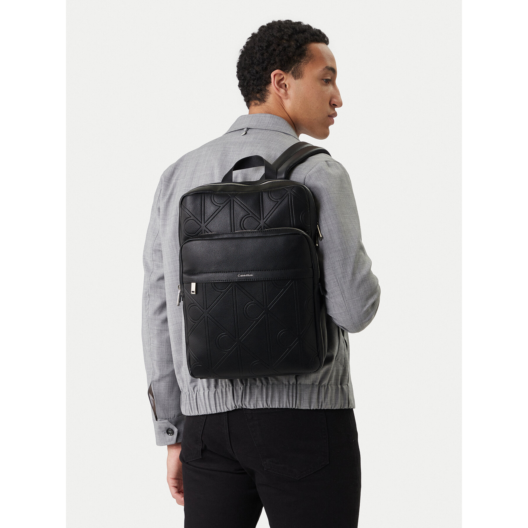 Τσαντάκι Calvin Klein Emblem Aop Emboss Slim Square Bp LV04D3328G Μαύρο