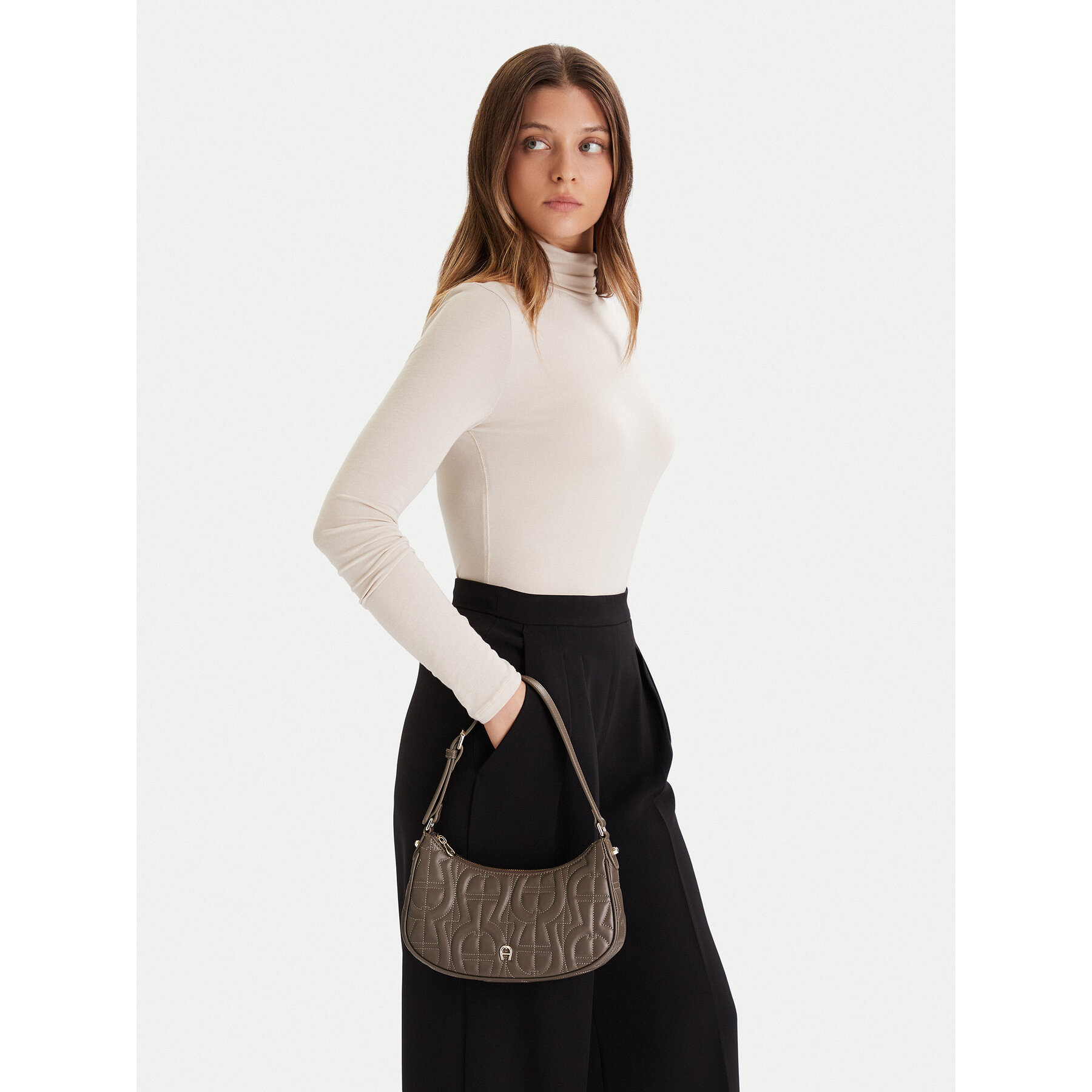 Дамска чанта Aigner Diadora XS 135041 Кафяв